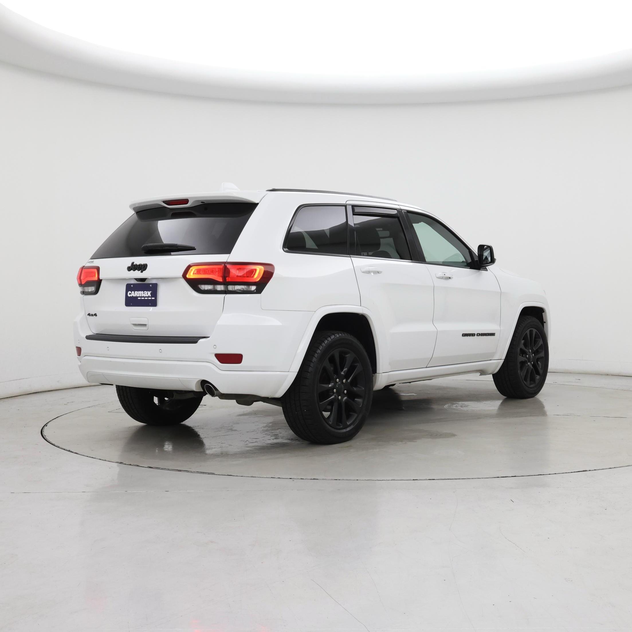 Thumbnail: 2018 Jeep Grand Cherokee - 8