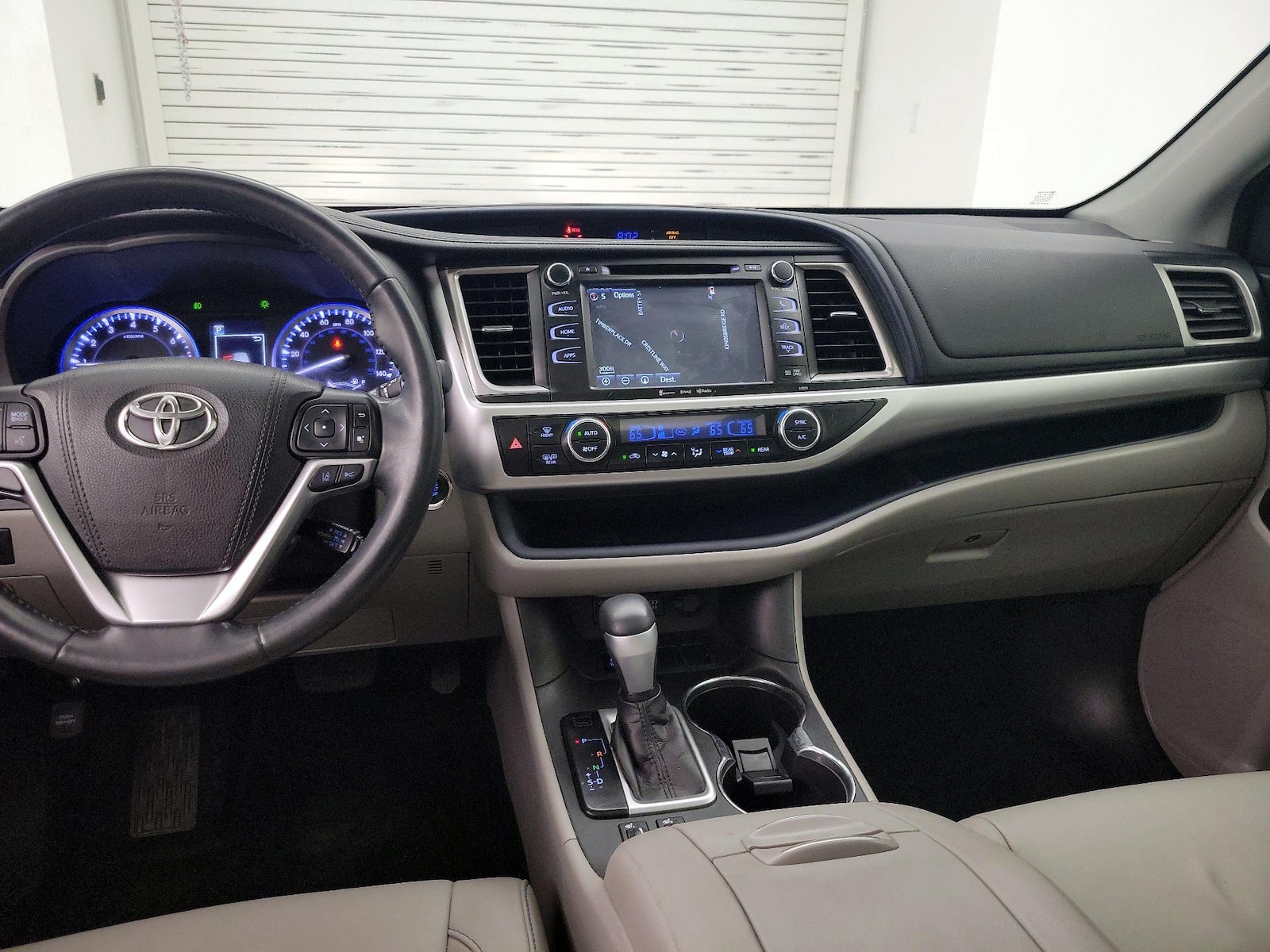2017 Toyota Highlander XLE - Photo 10