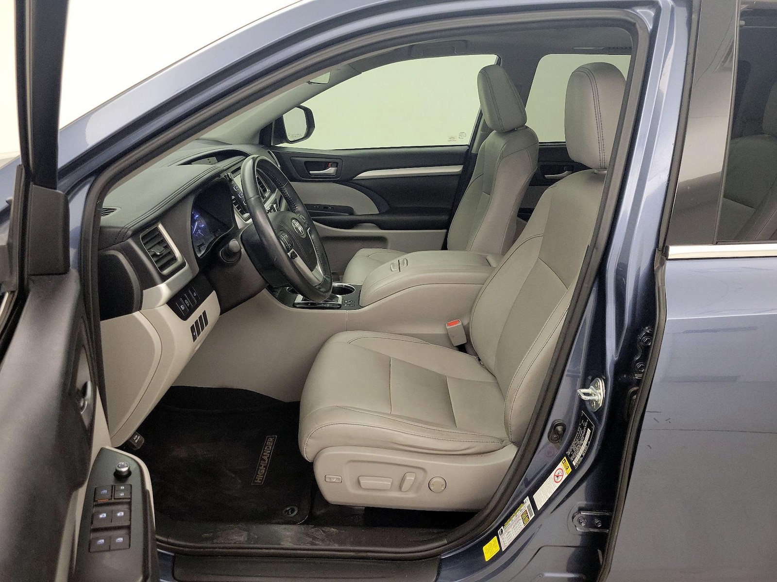 2017 Toyota Highlander XLE - Photo 12
