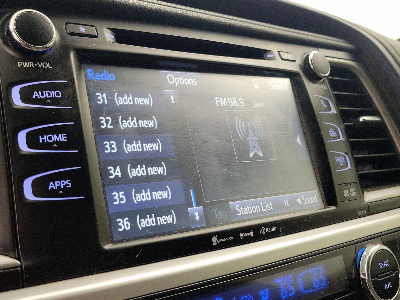 2017 Toyota Highlander XLE - Photo 17