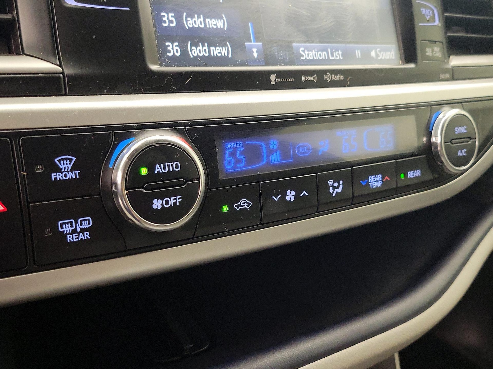 2017 Toyota Highlander XLE - Photo 18