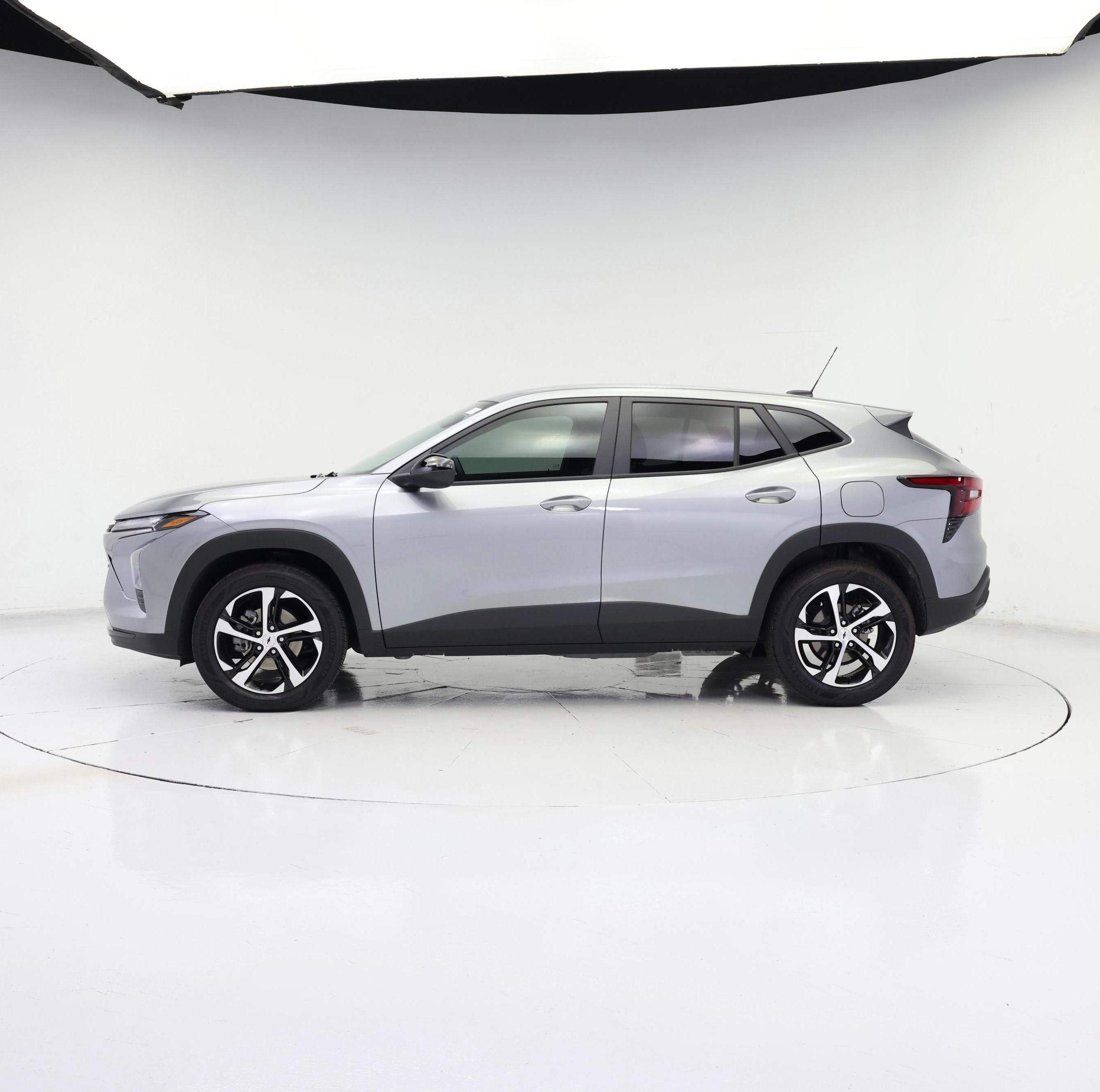 Thumbnail: 2026 Chevrolet Trax - 3