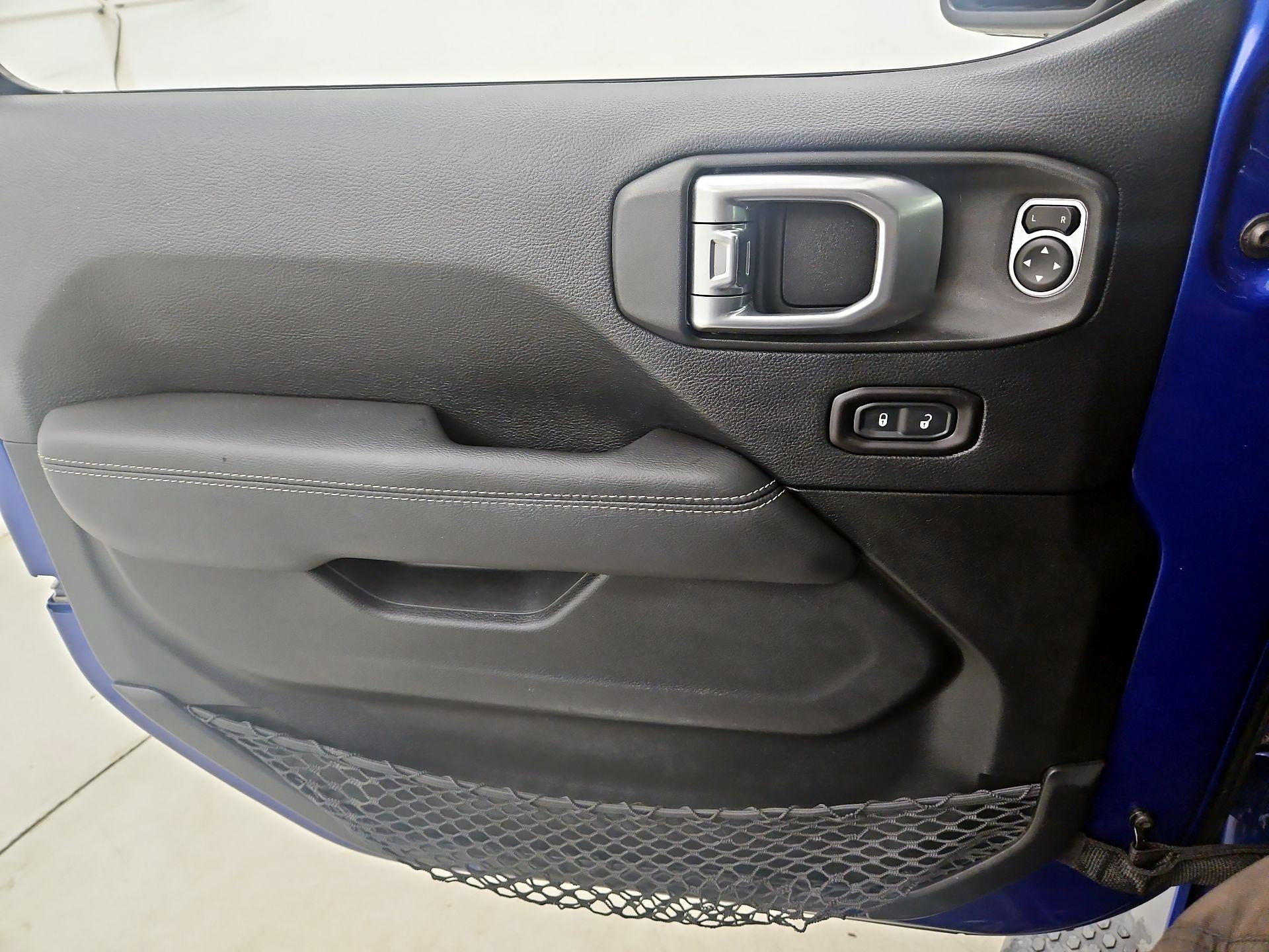 Thumbnail: 2019 Jeep Wrangler - 12