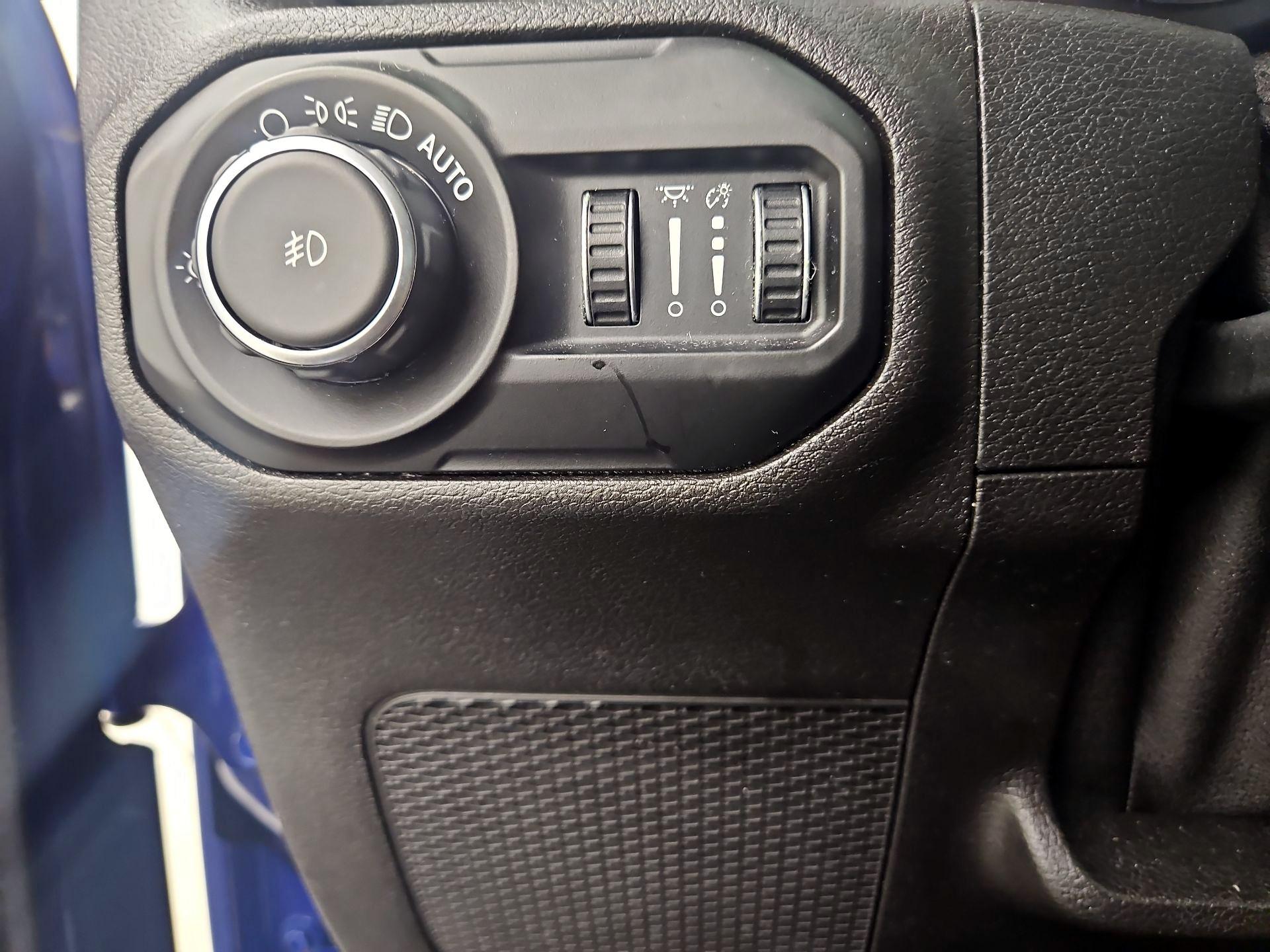 Thumbnail: 2019 Jeep Wrangler - 13