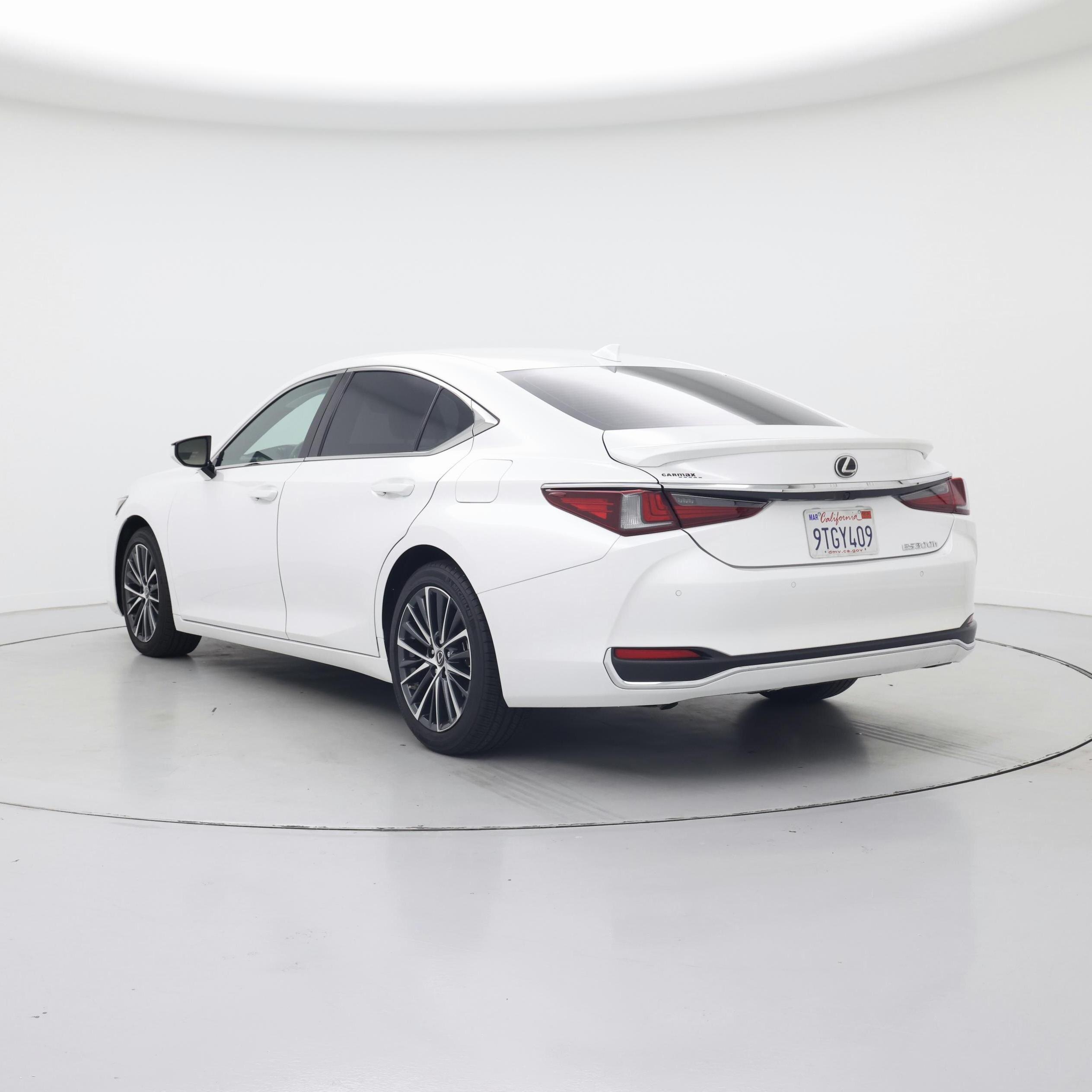 Thumbnail: 2025 Lexus ES - 2