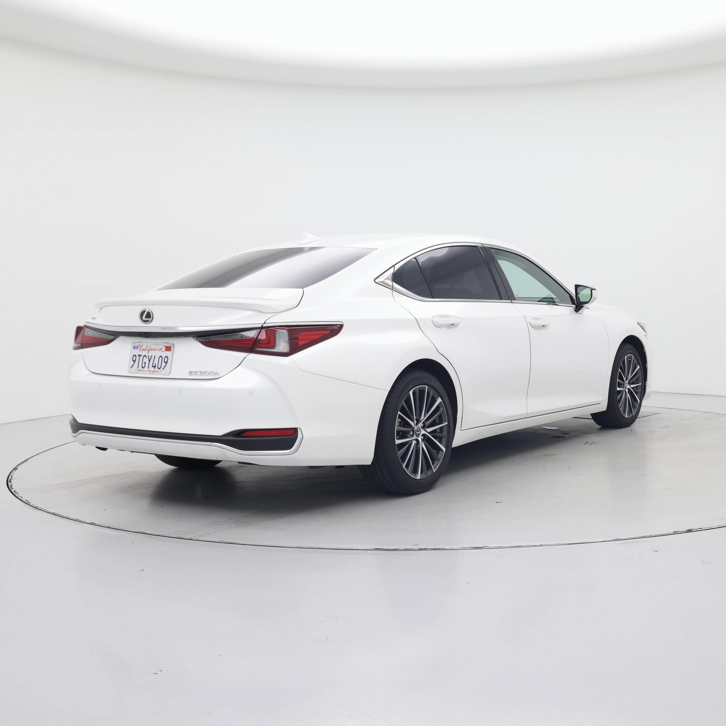 Thumbnail: 2025 Lexus ES - 8