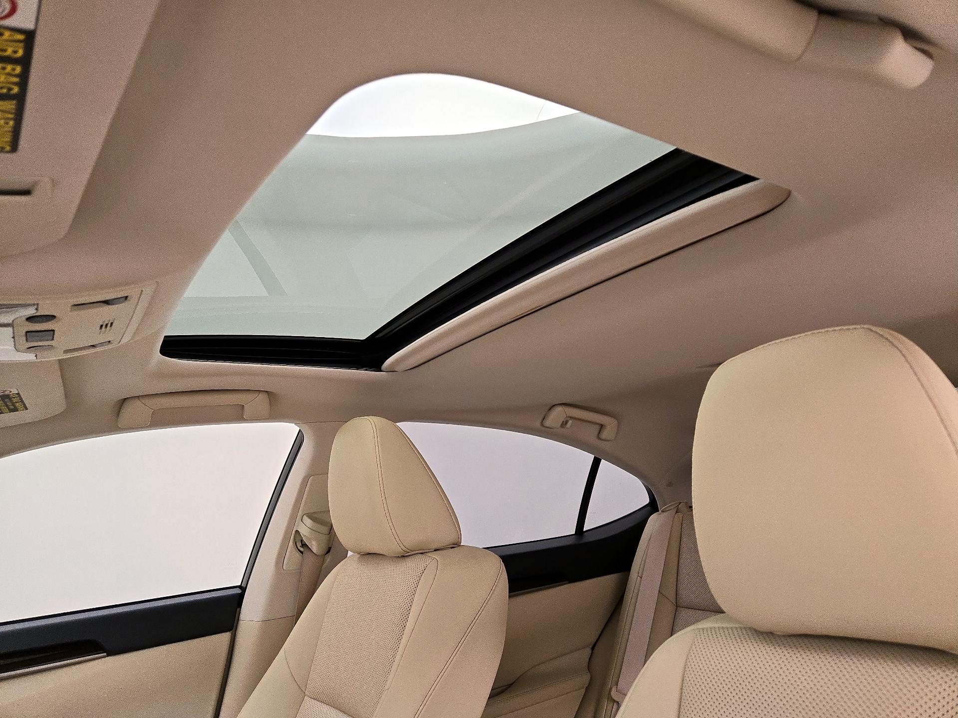 Thumbnail: 2015 Lexus ES - 19