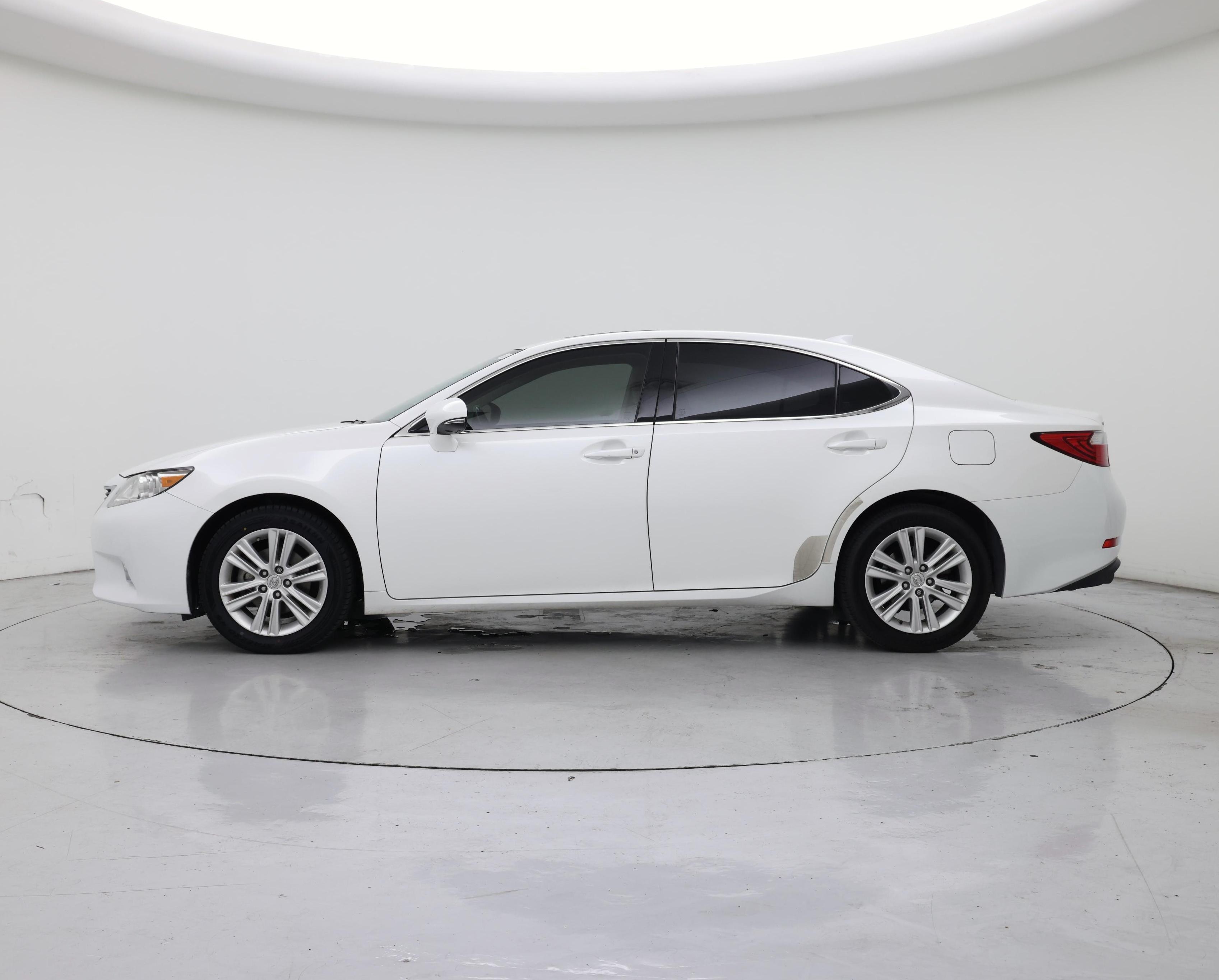 Thumbnail: 2015 Lexus ES - 3