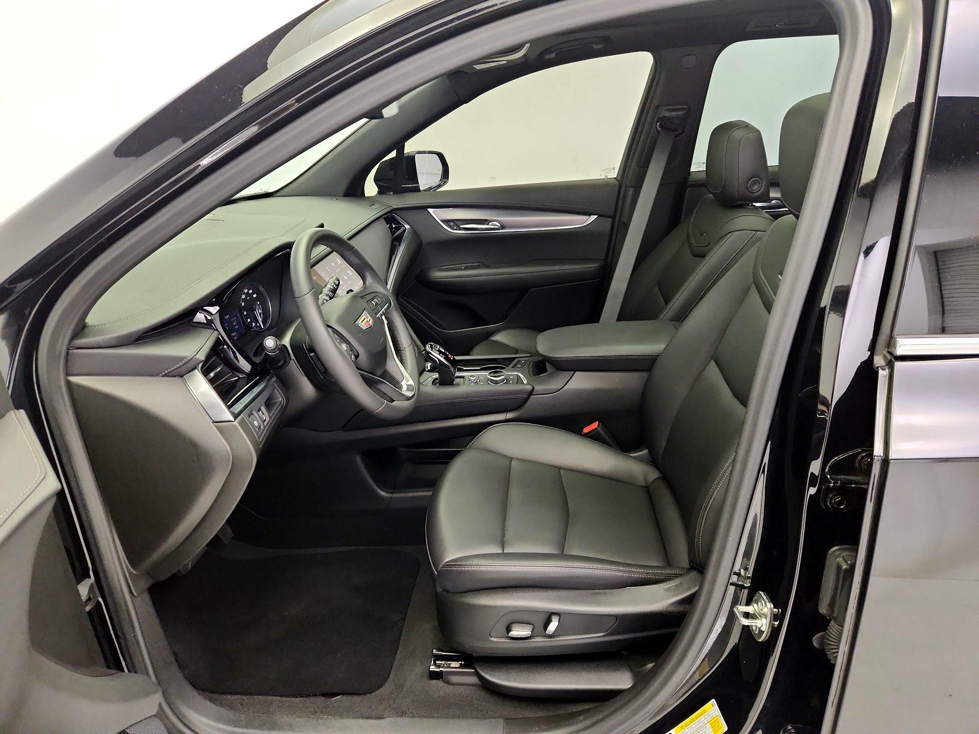 Thumbnail: 2024 Cadillac XT6 - 11