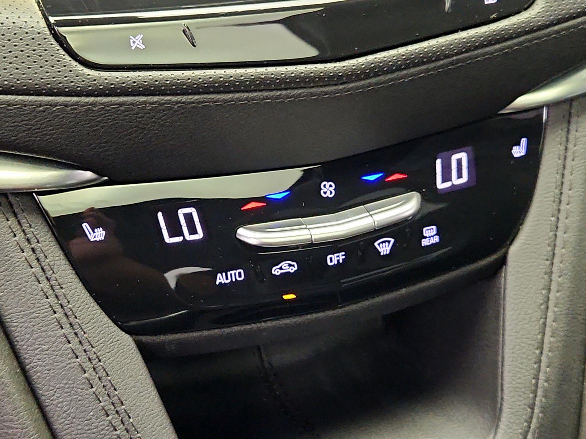 Thumbnail: 2024 Cadillac XT6 - 16