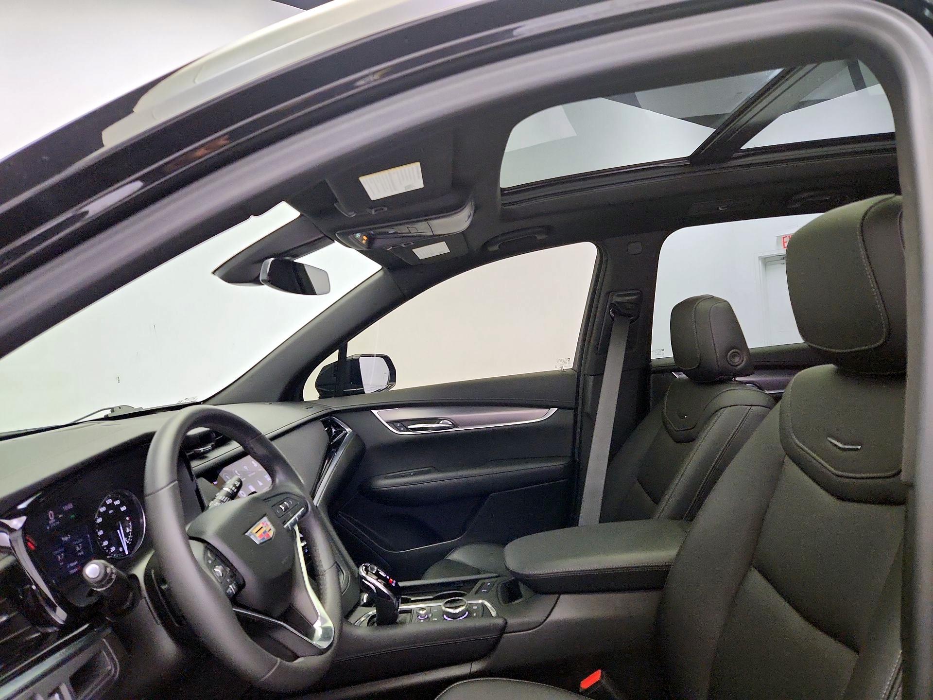 Thumbnail: 2024 Cadillac XT6 - 19