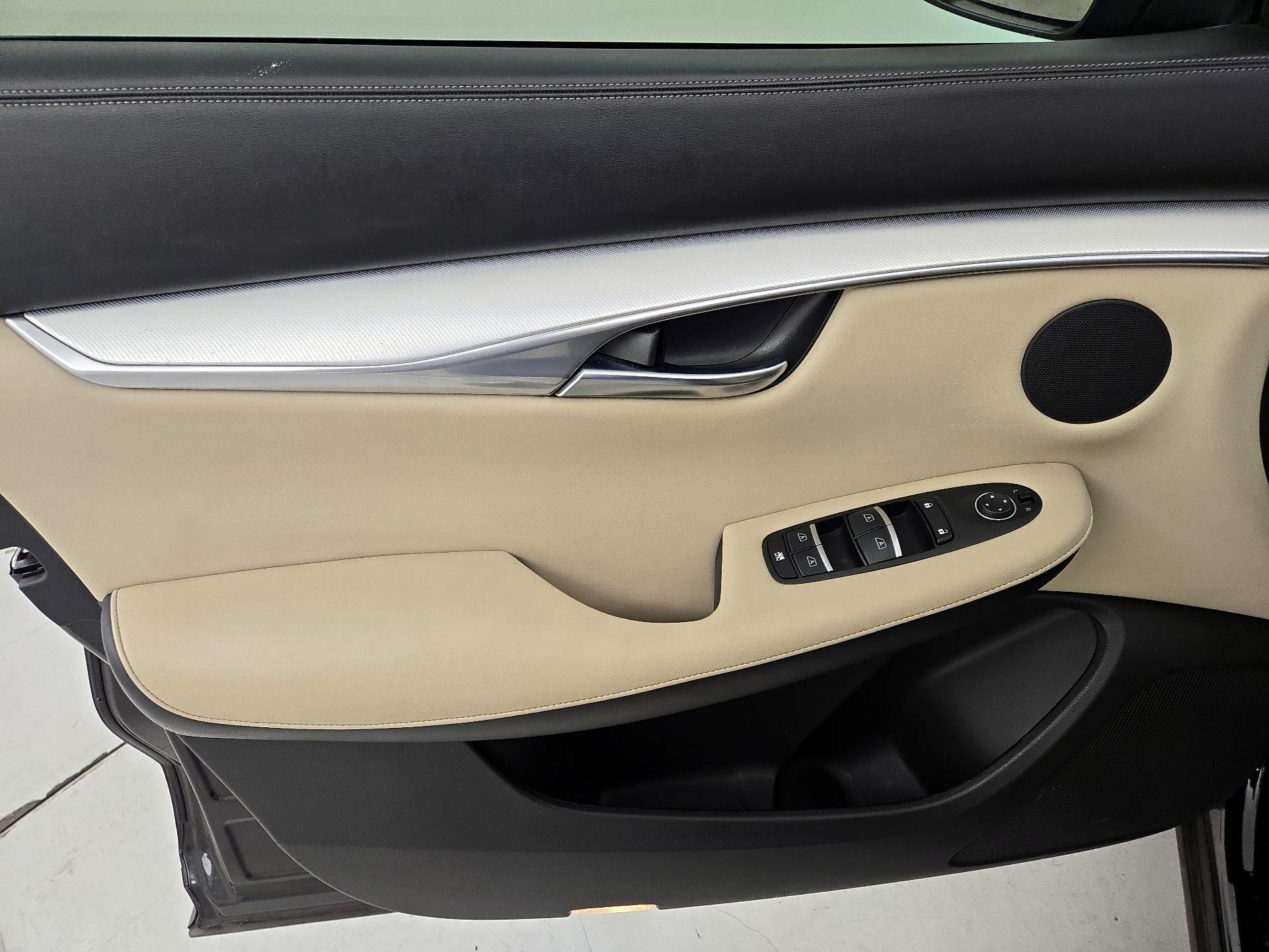 Thumbnail: 2019 INFINITI QX50 - 12
