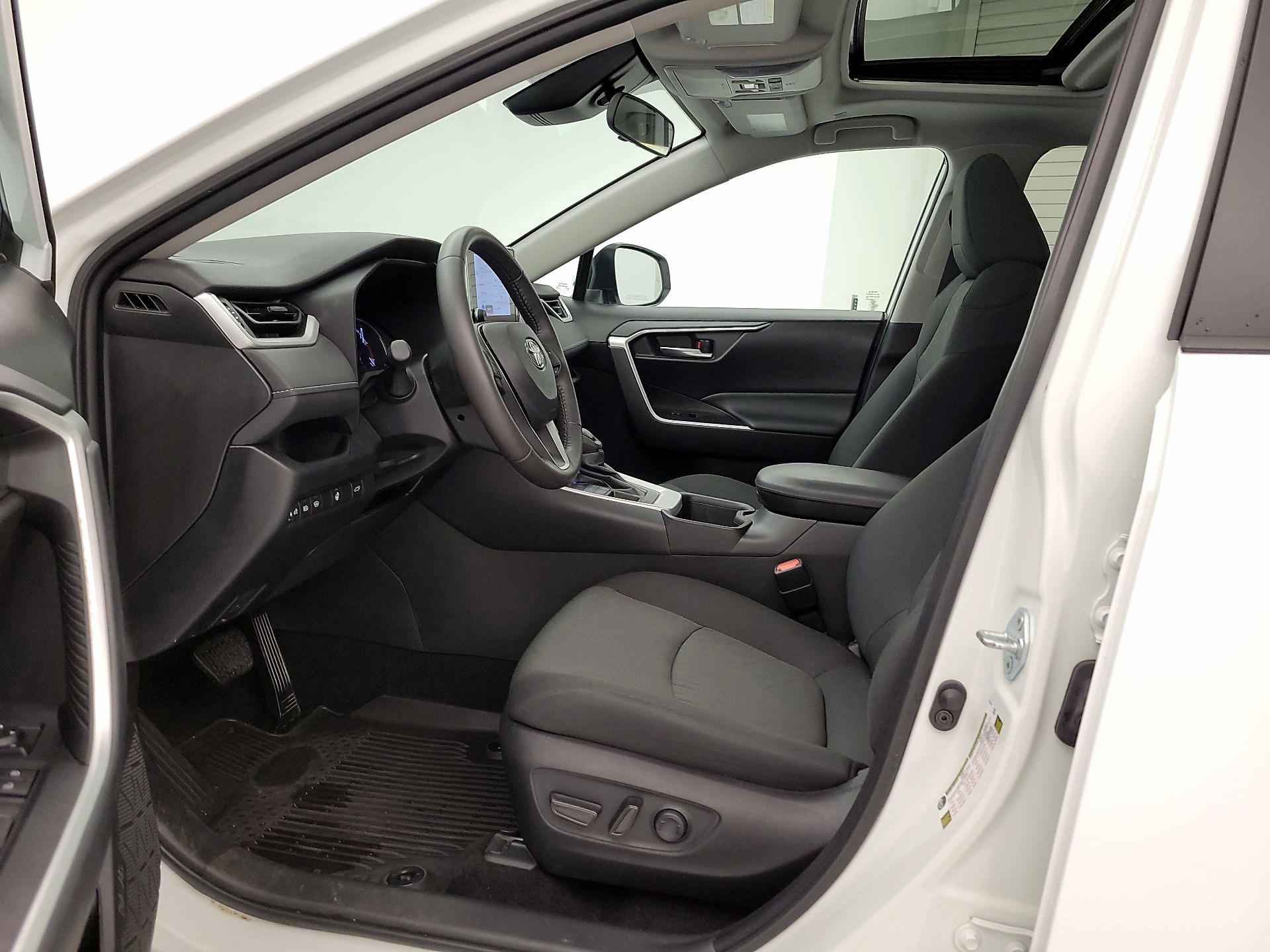 Thumbnail: 2024 Toyota RAV4 - 11
