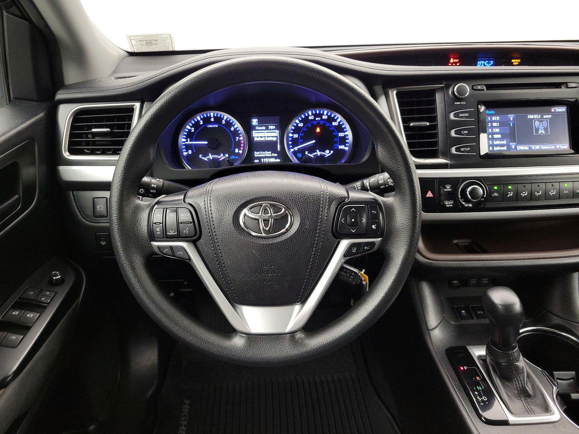 Thumbnail: 2019 Toyota Highlander - 10