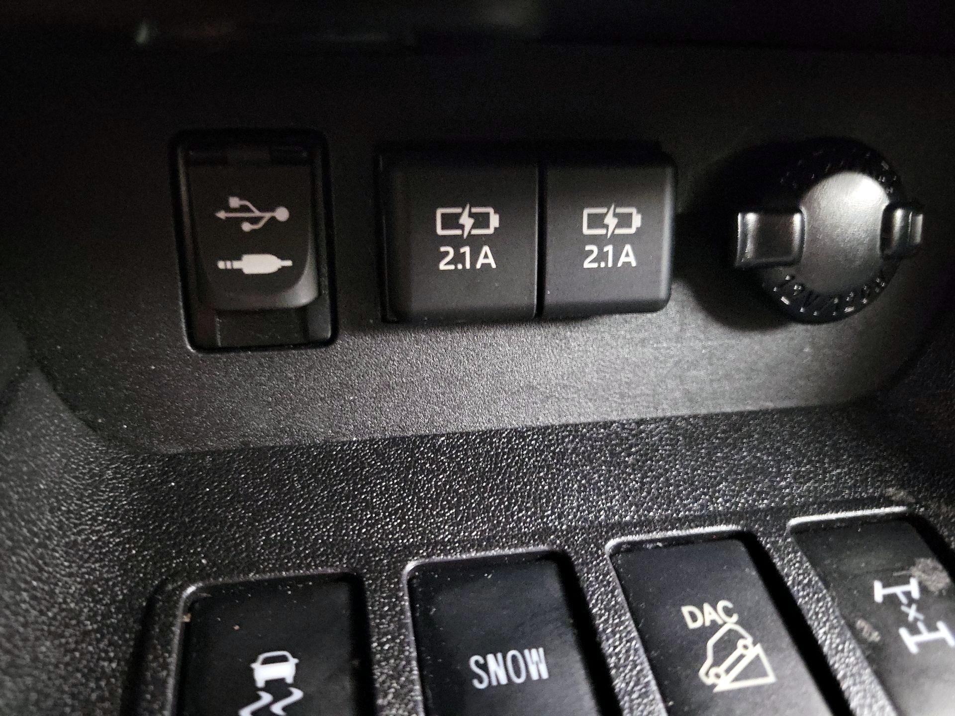 Thumbnail: 2019 Toyota Highlander - 18