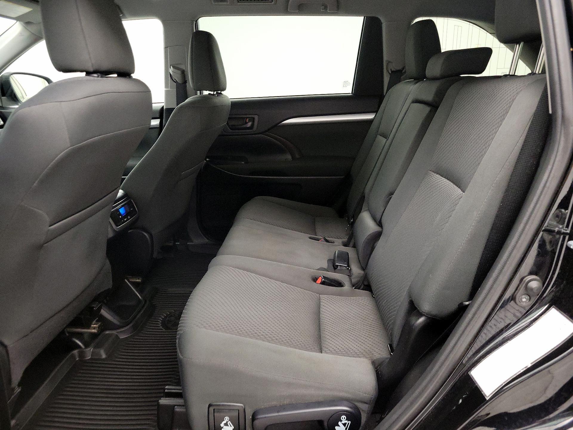 Thumbnail: 2019 Toyota Highlander - 19