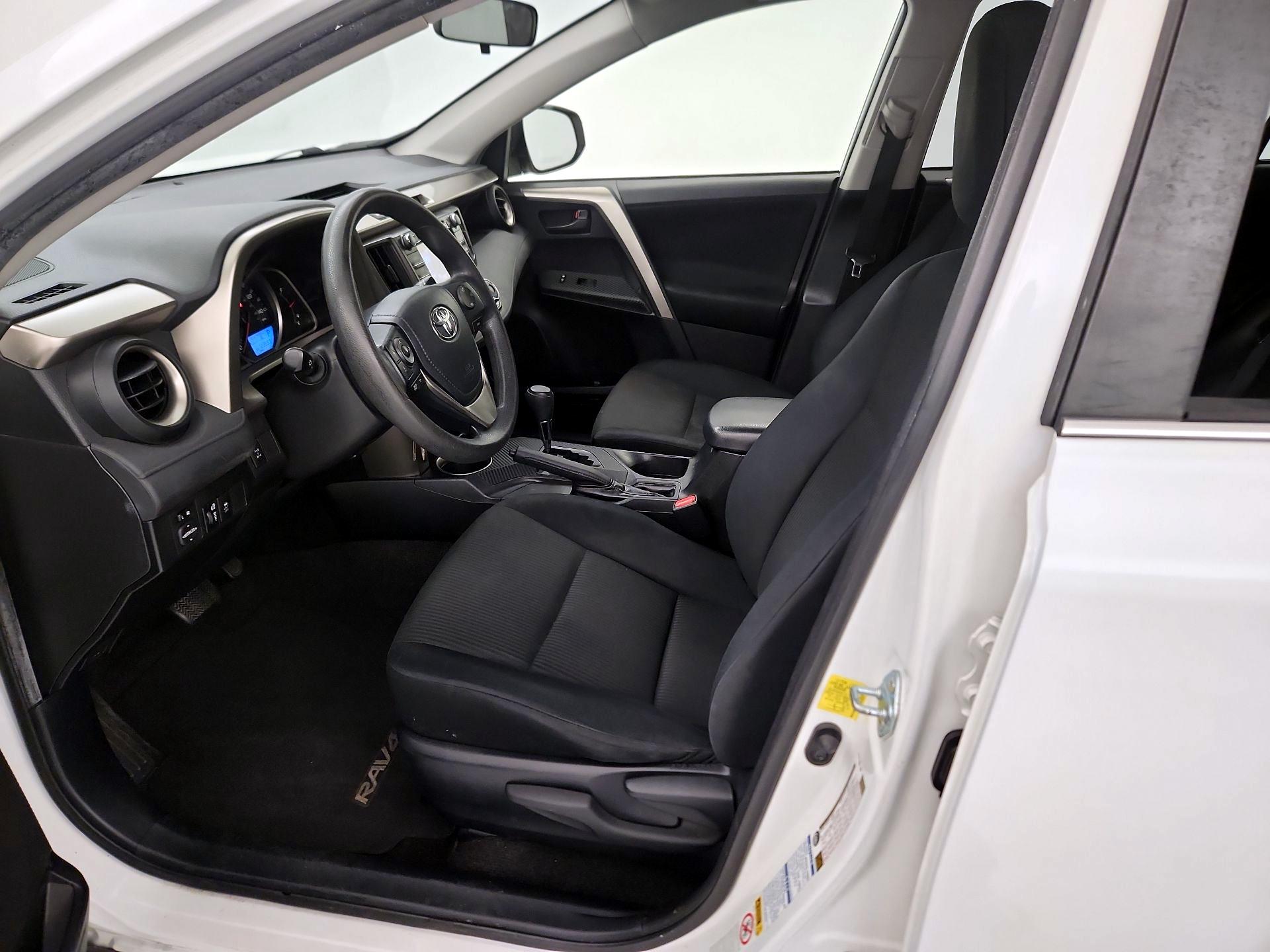 Thumbnail: 2014 Toyota RAV4 - 11