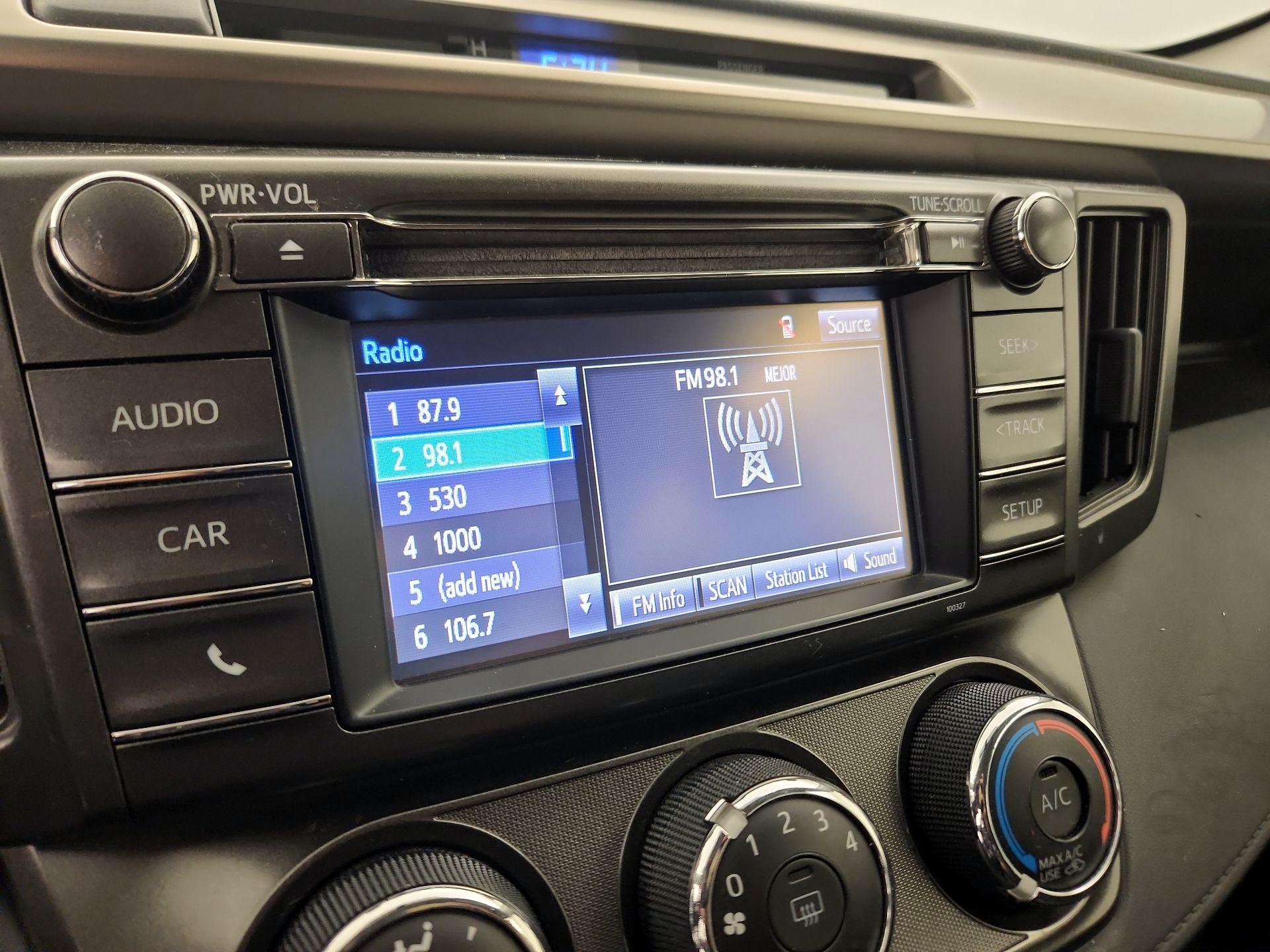 Thumbnail: 2014 Toyota RAV4 - 15
