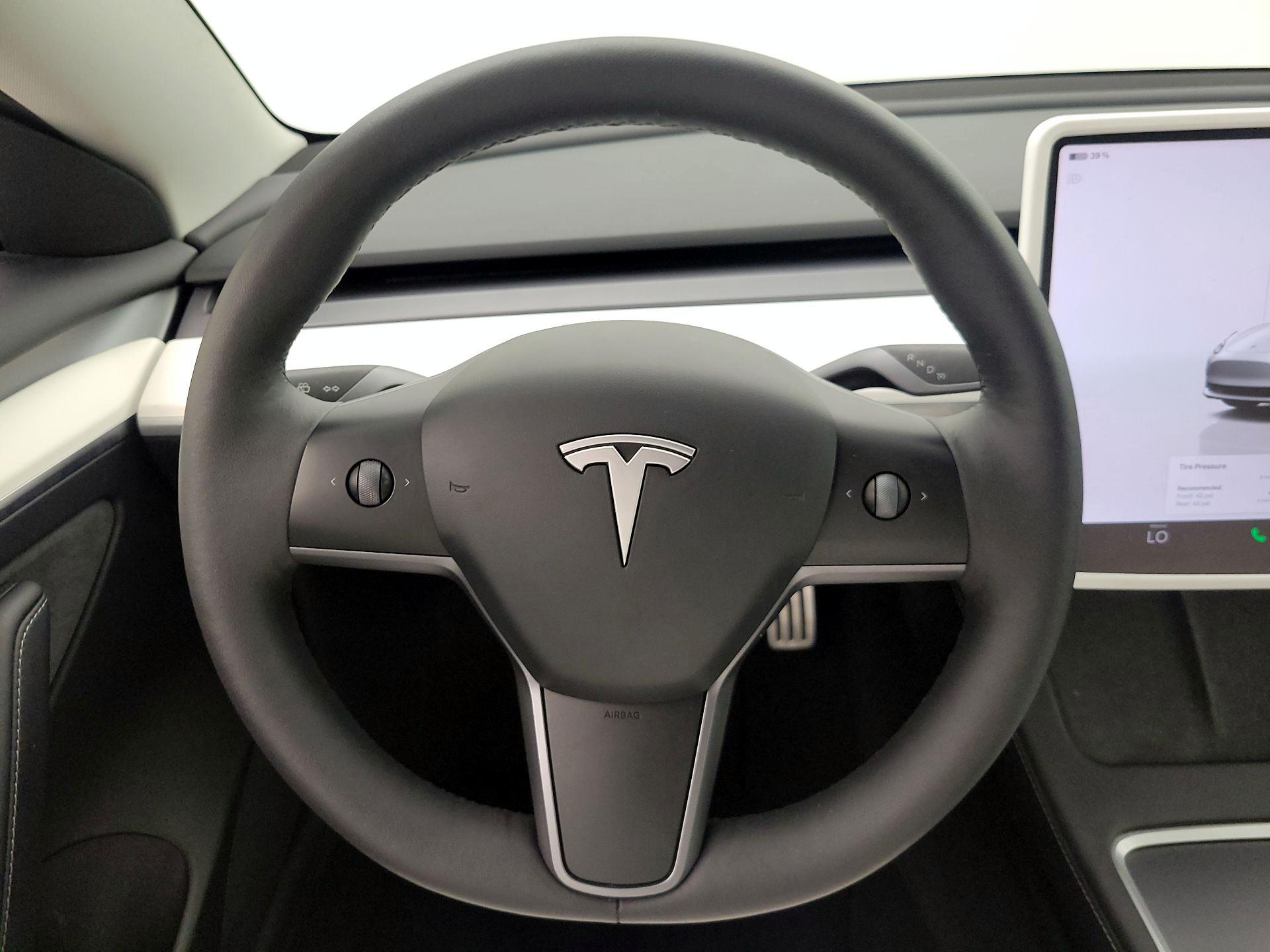 Thumbnail: 2023 Tesla Model 3 - 10