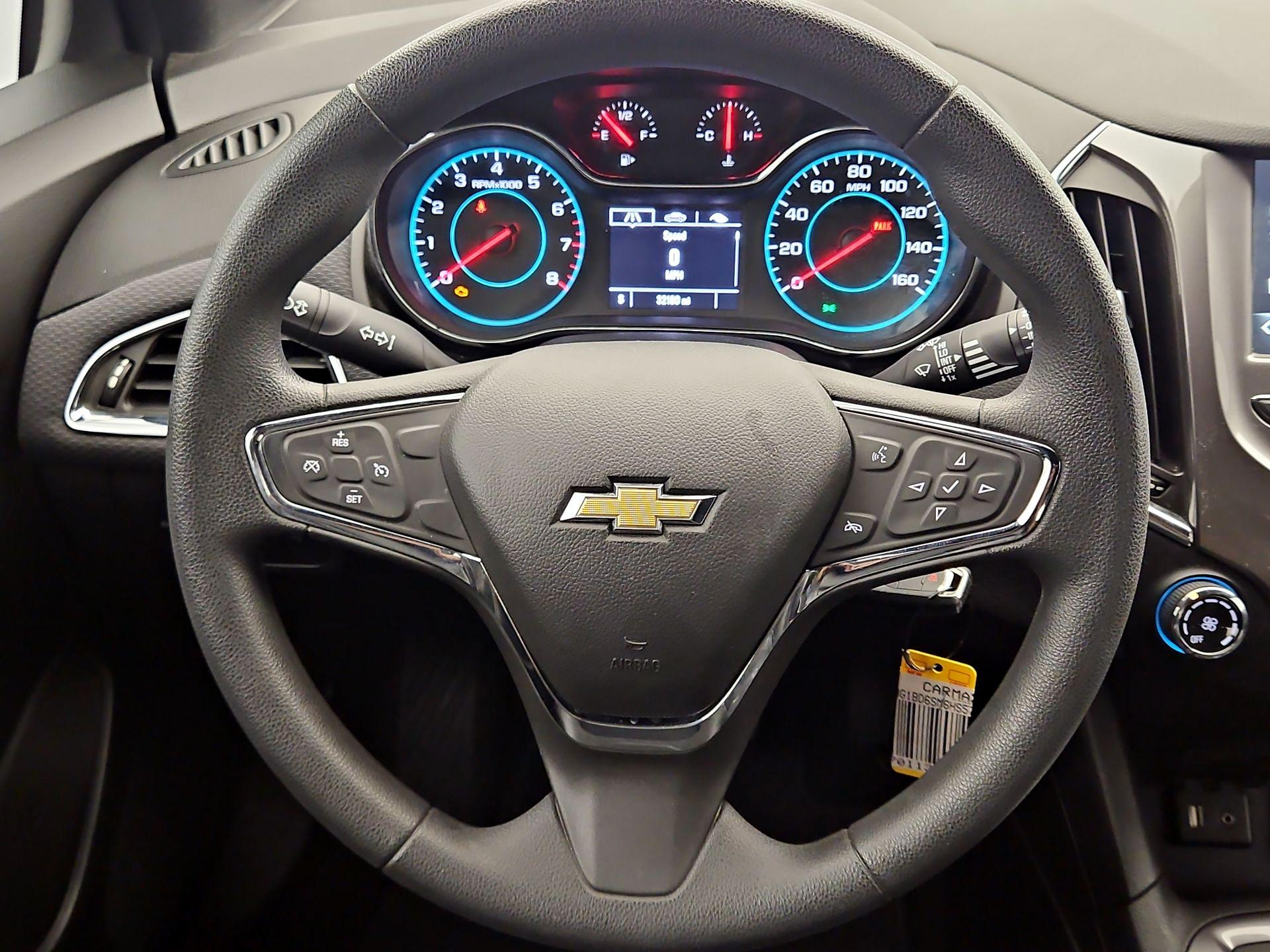 Thumbnail: 2017 Chevrolet Cruze - 10
