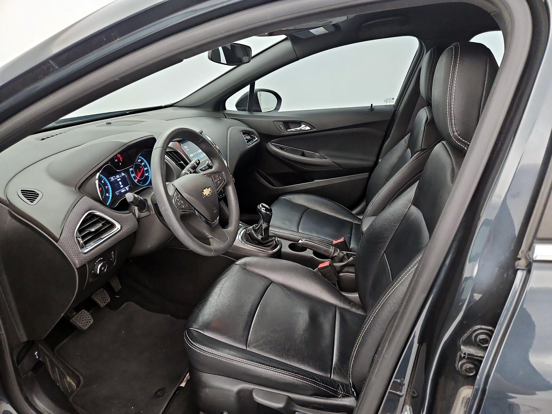 Thumbnail: 2017 Chevrolet Cruze - 11