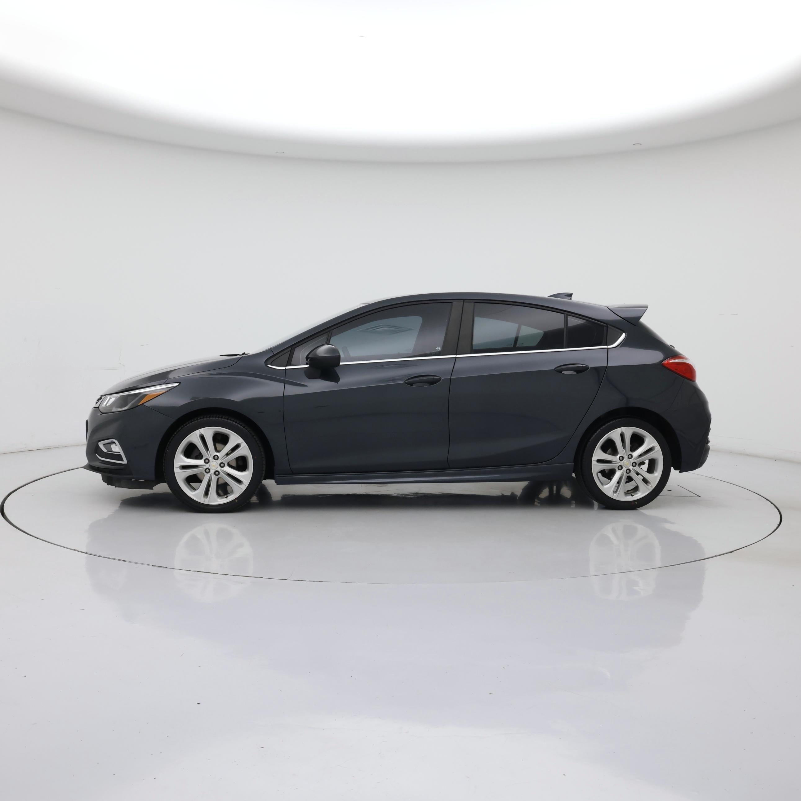 Thumbnail: 2017 Chevrolet Cruze - 3