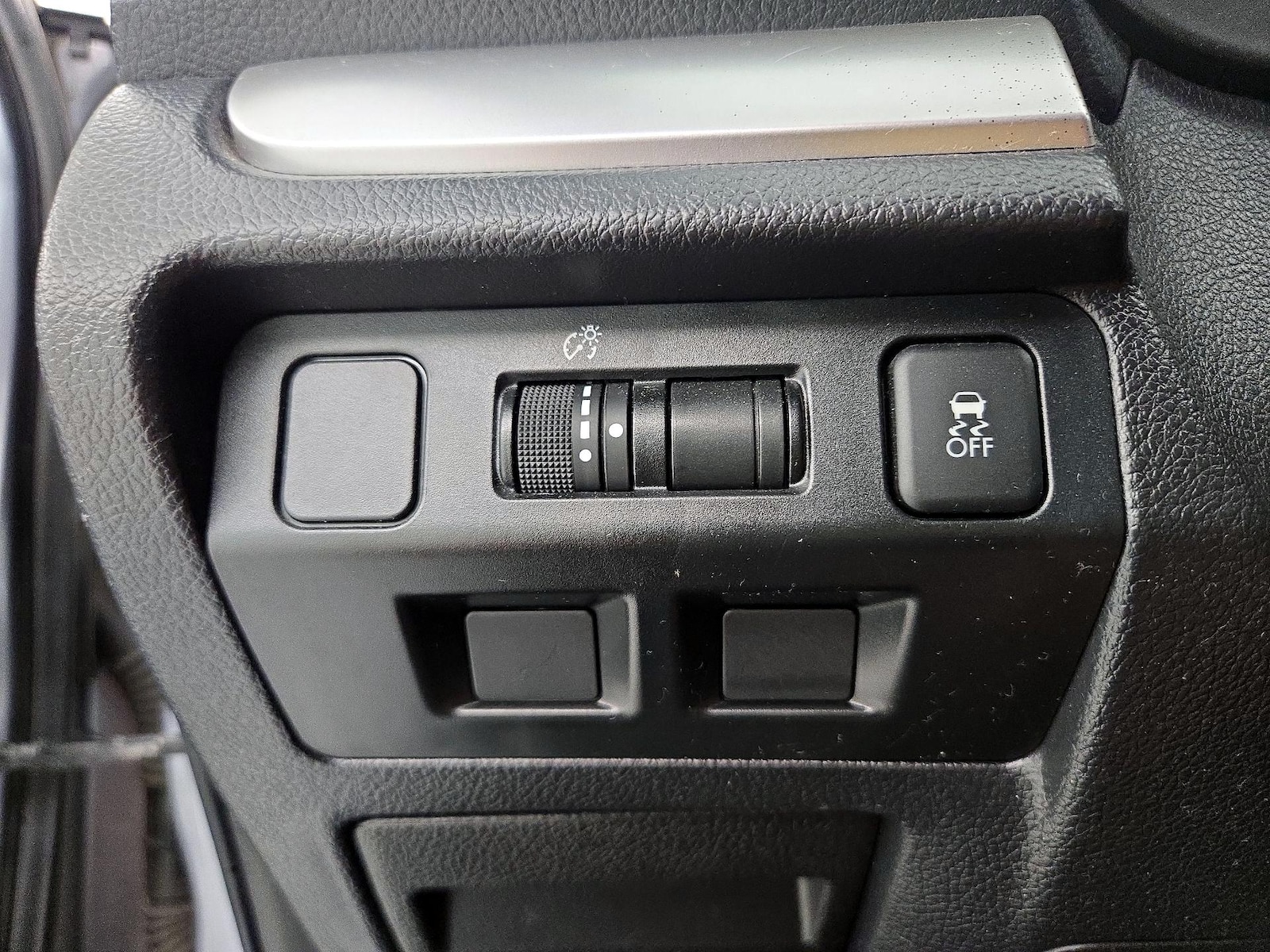 2015 Subaru XV Crosstrek Hybrid Touring - Photo 14