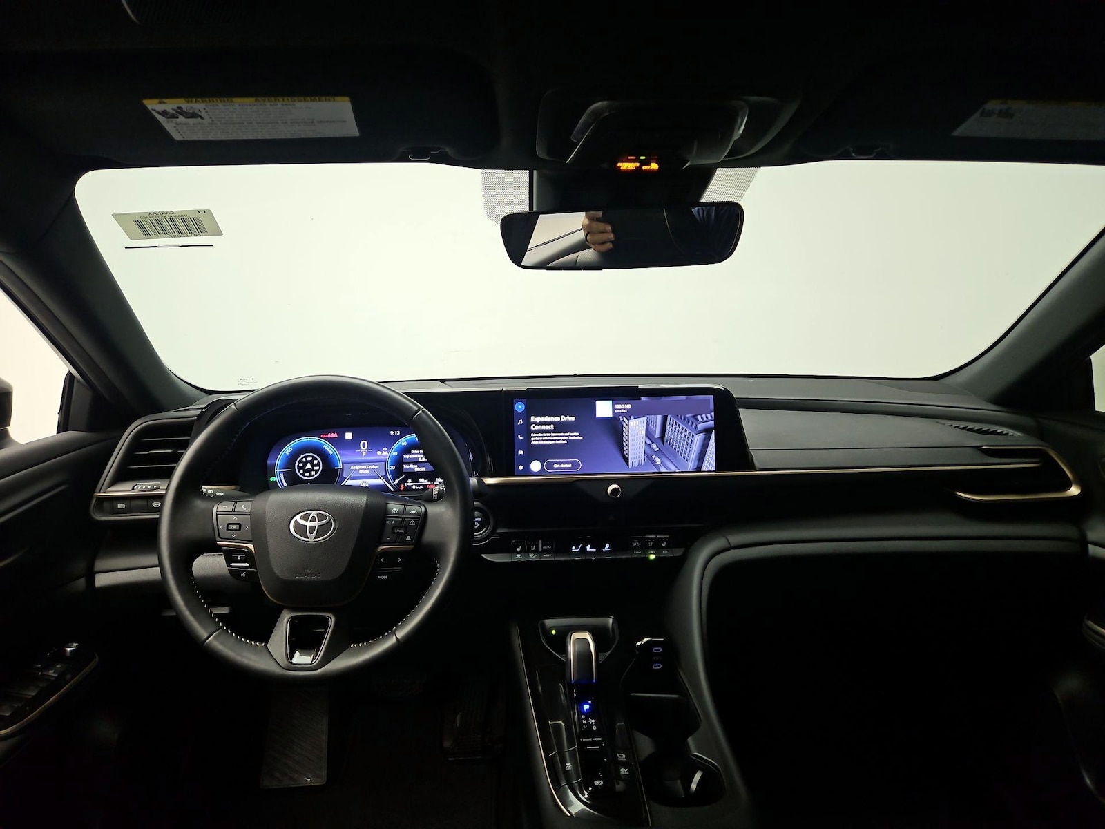 2025 Toyota Crown XLE - Photo 10