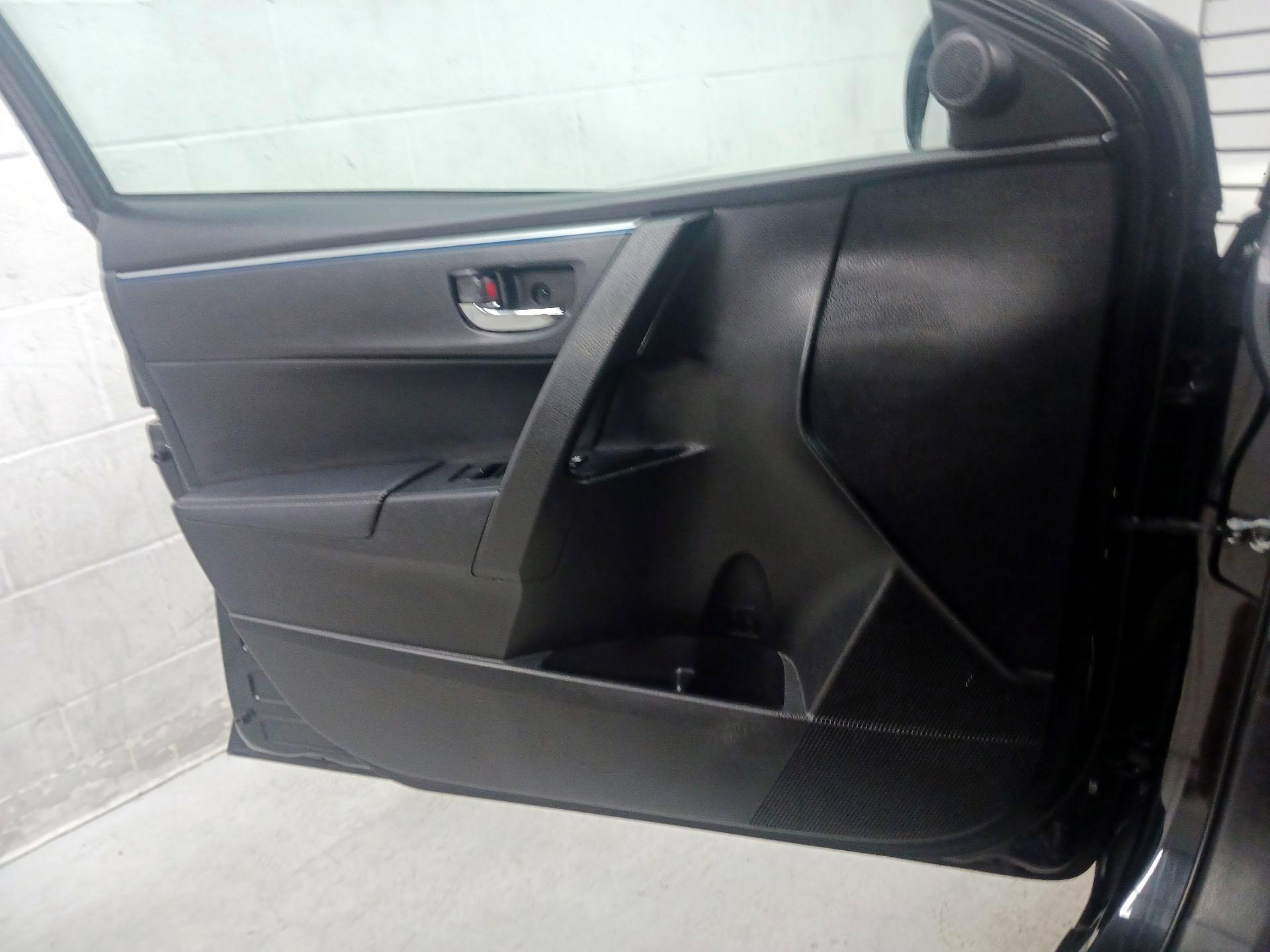 Thumbnail: 2014 Toyota Corolla - 12