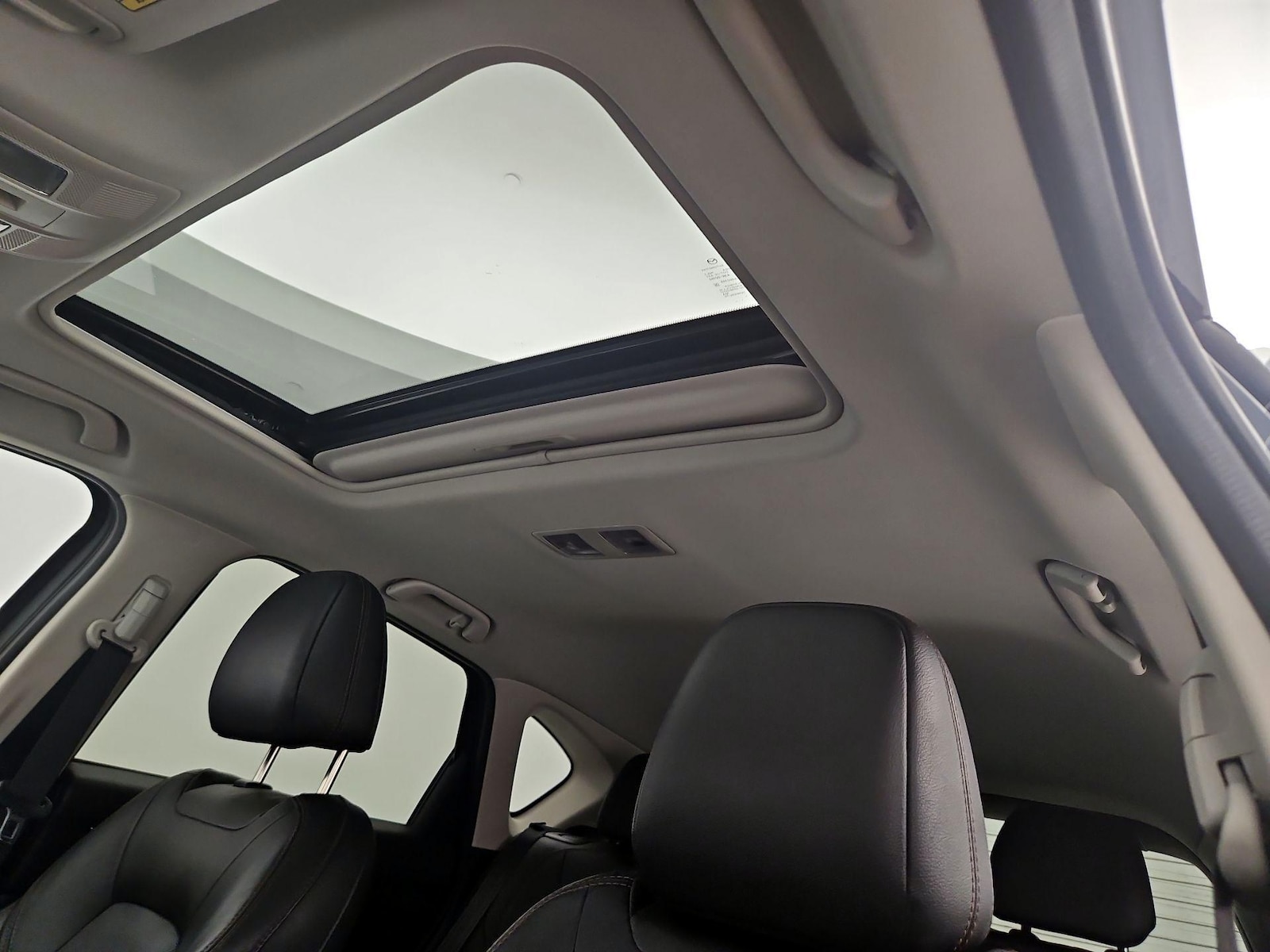 Sunroof(s) & Overhead Airbags