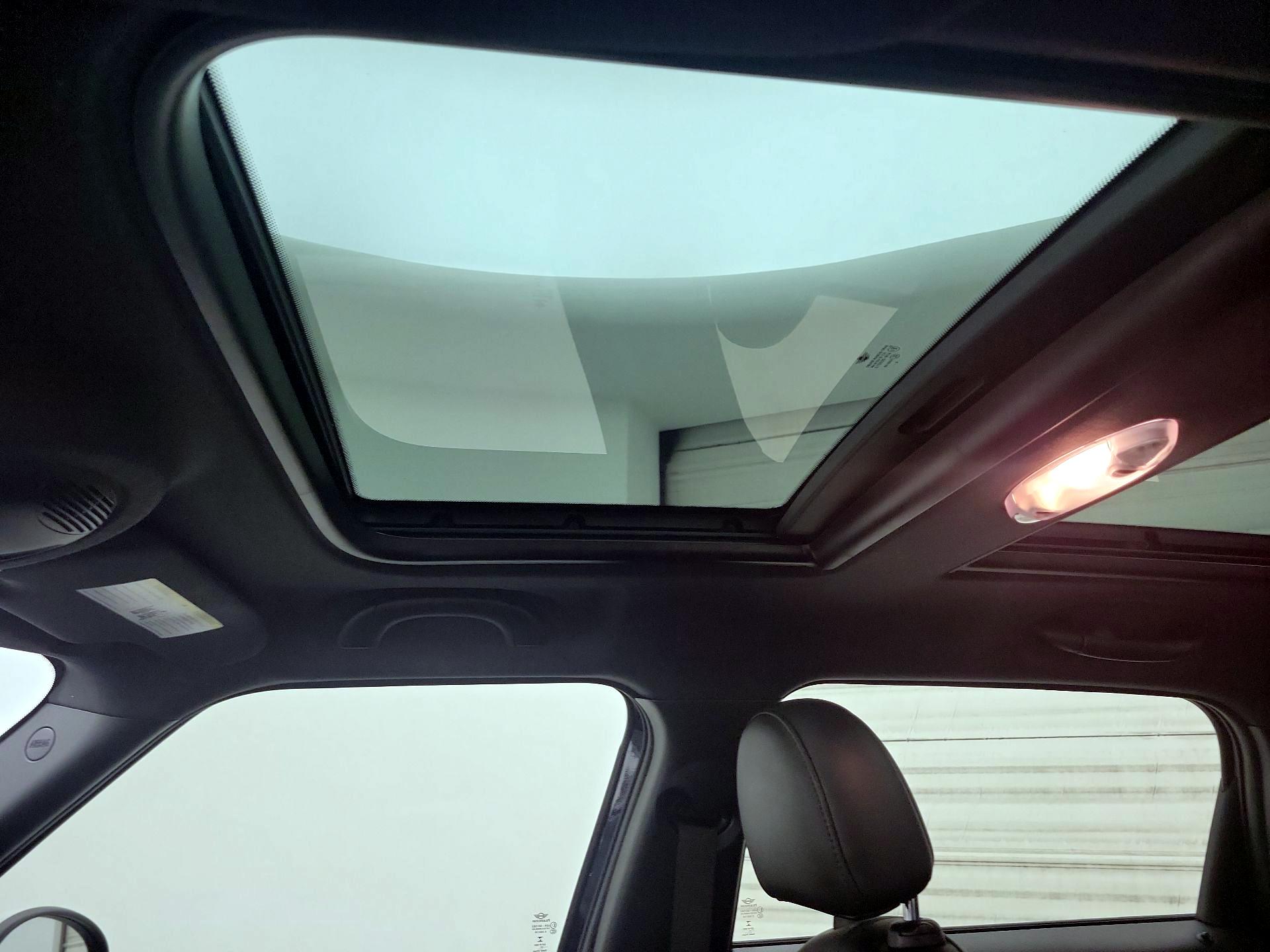 Thumbnail: 2015 MINI Cooper Countryman - 17