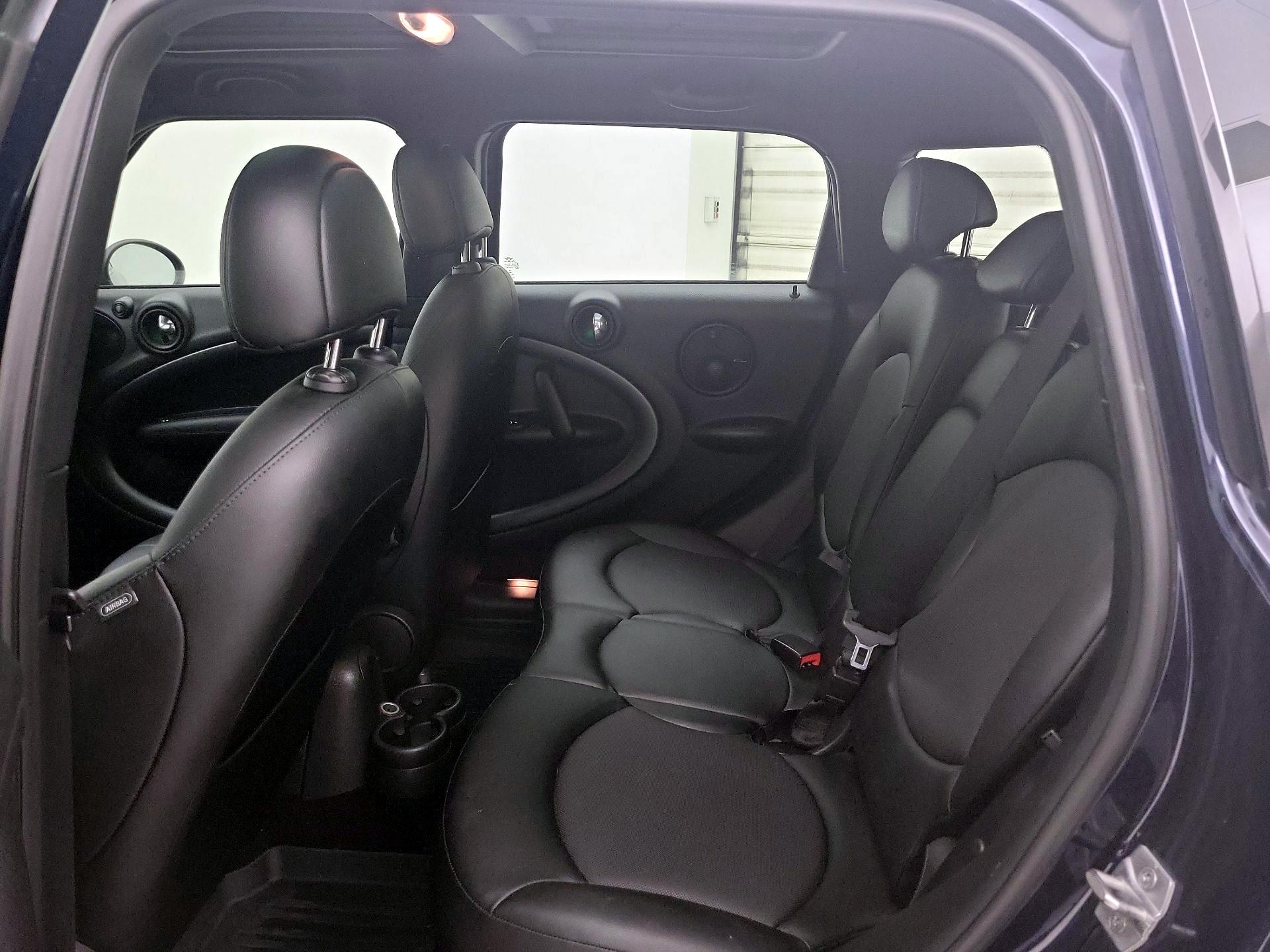 Thumbnail: 2015 MINI Cooper Countryman - 18