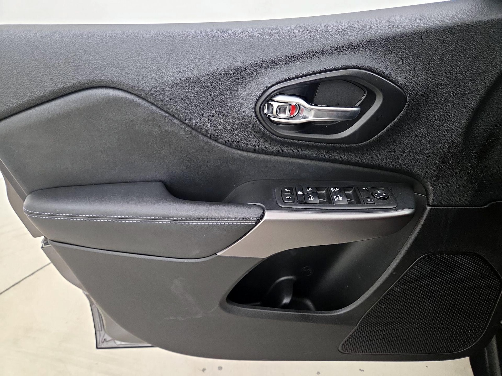 2021 Jeep Cherokee Latitude Plus - Photo 13