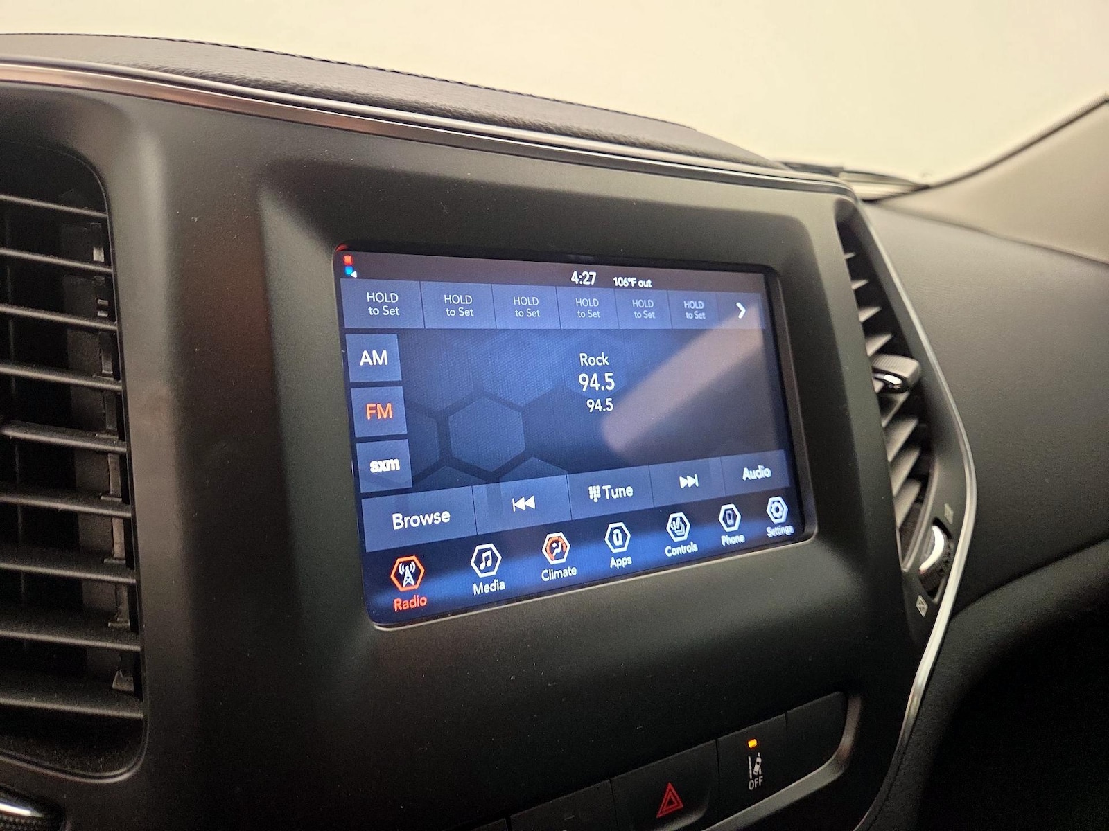 2021 Jeep Cherokee Latitude Plus - Photo 16