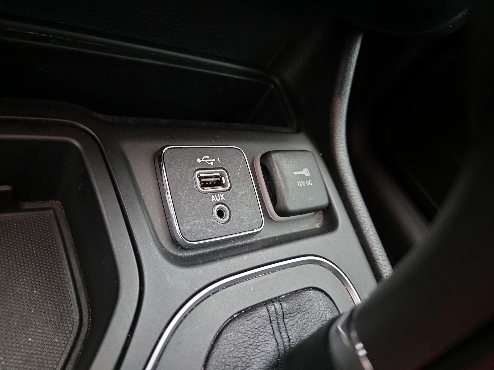 2021 Jeep Cherokee Latitude Plus - Photo 19