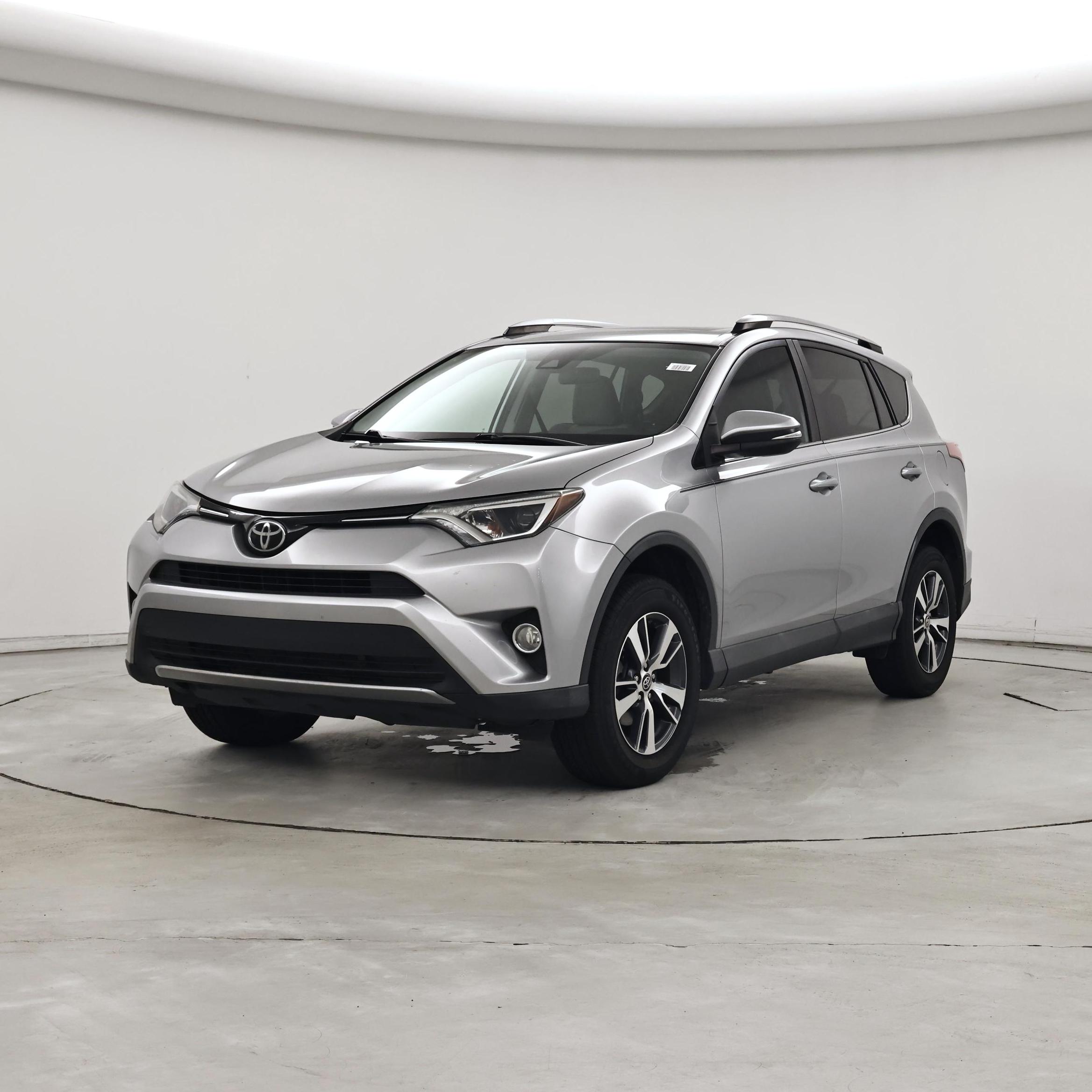 Thumbnail: 2017 Toyota RAV4 - 4