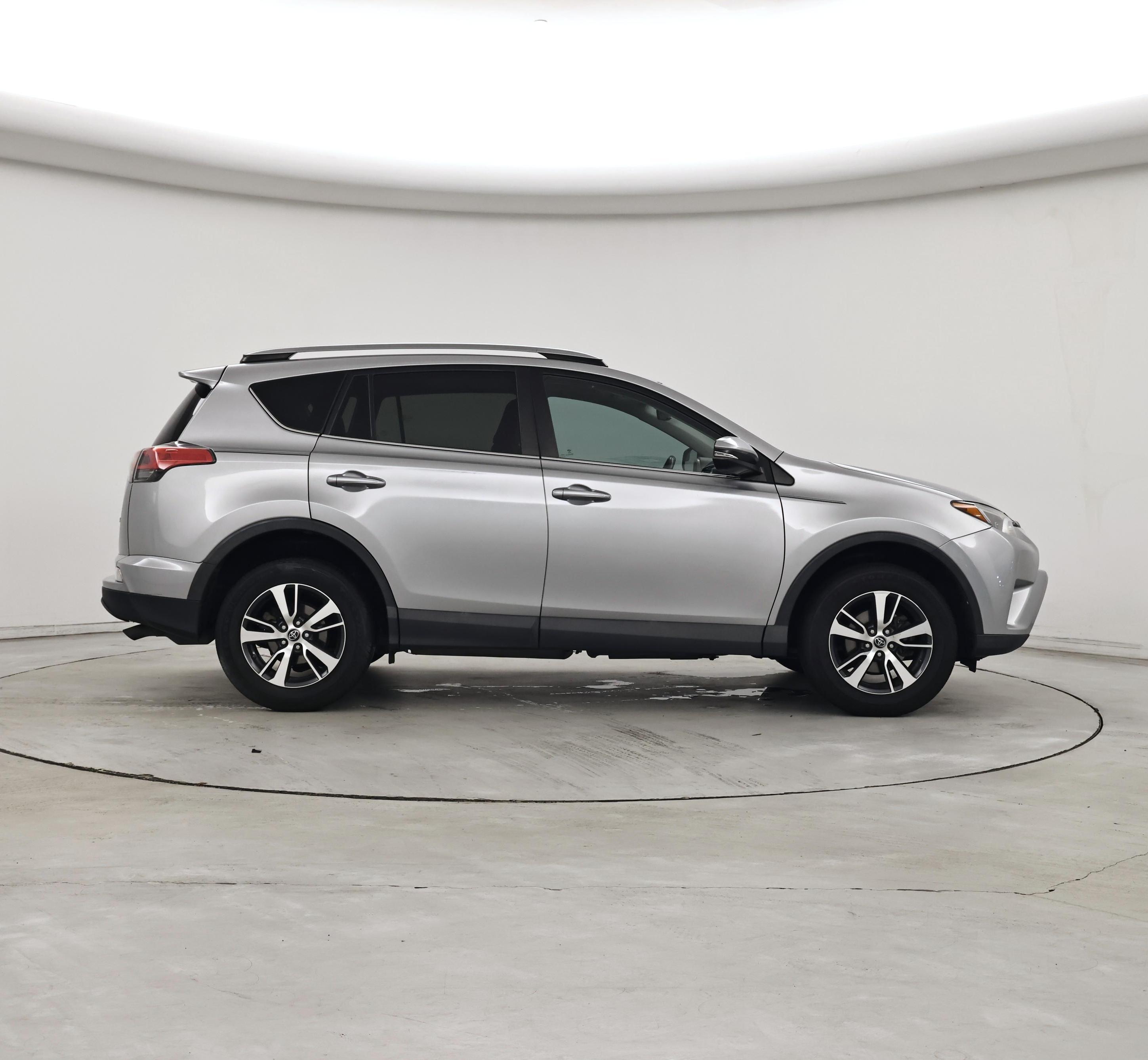 Thumbnail: 2017 Toyota RAV4 - 7