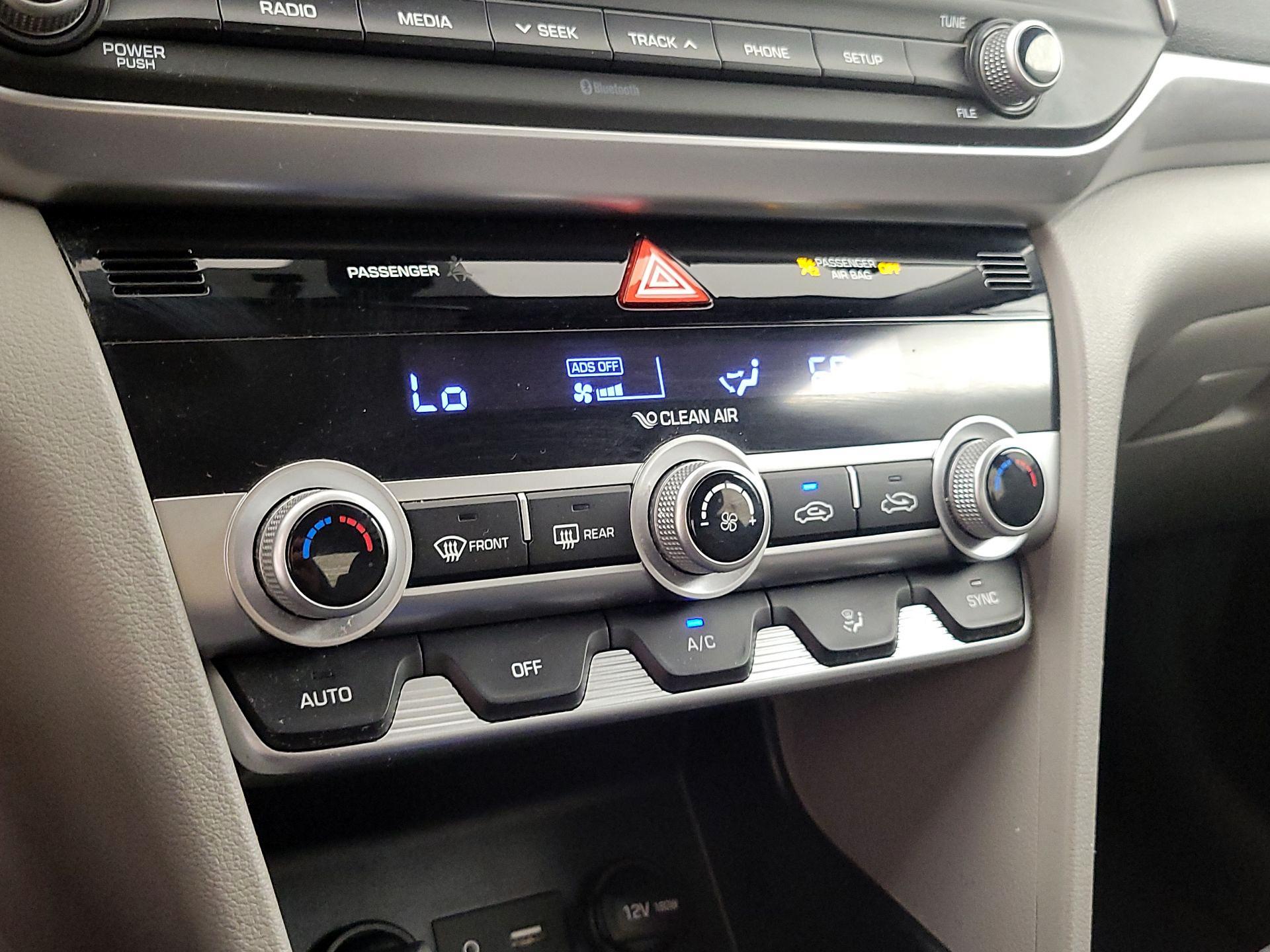 Thumbnail: 2020 Hyundai Elantra - 16