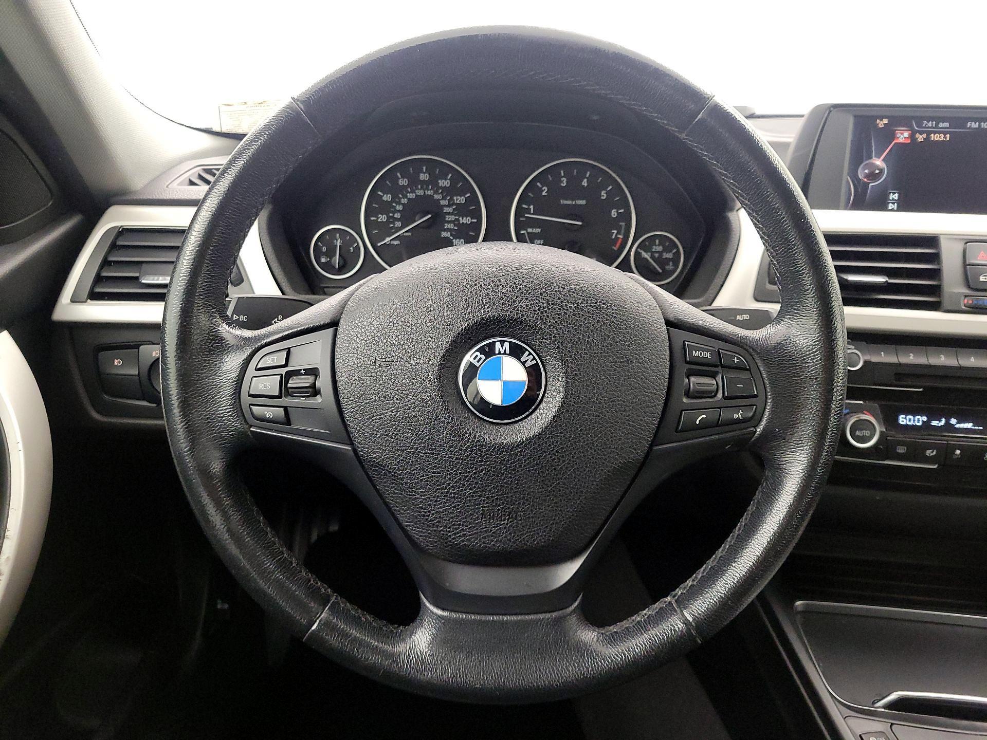 Thumbnail: 2017 BMW 3 Series - 10