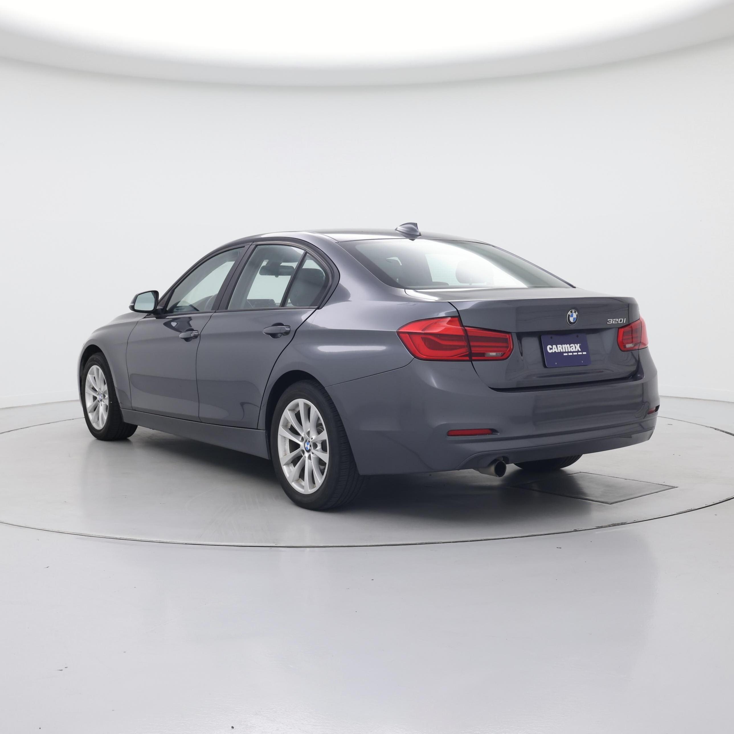 Thumbnail: 2017 BMW 3 Series - 2