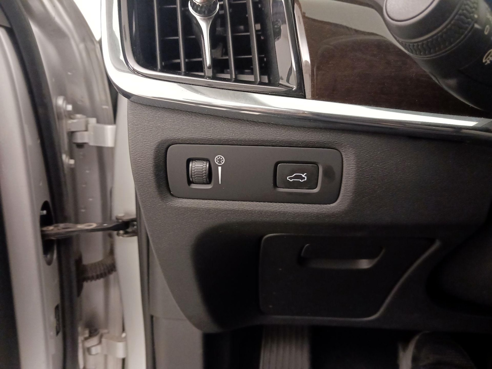 2018 Volvo S90 Momentum - Photo 14