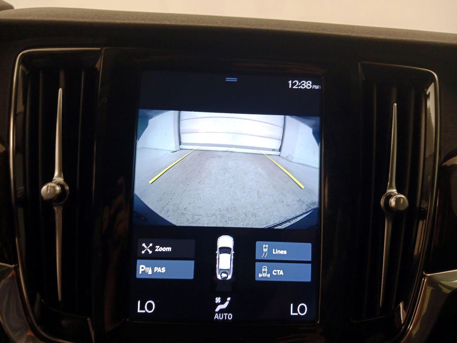 2018 Volvo S90 Momentum - Photo 16