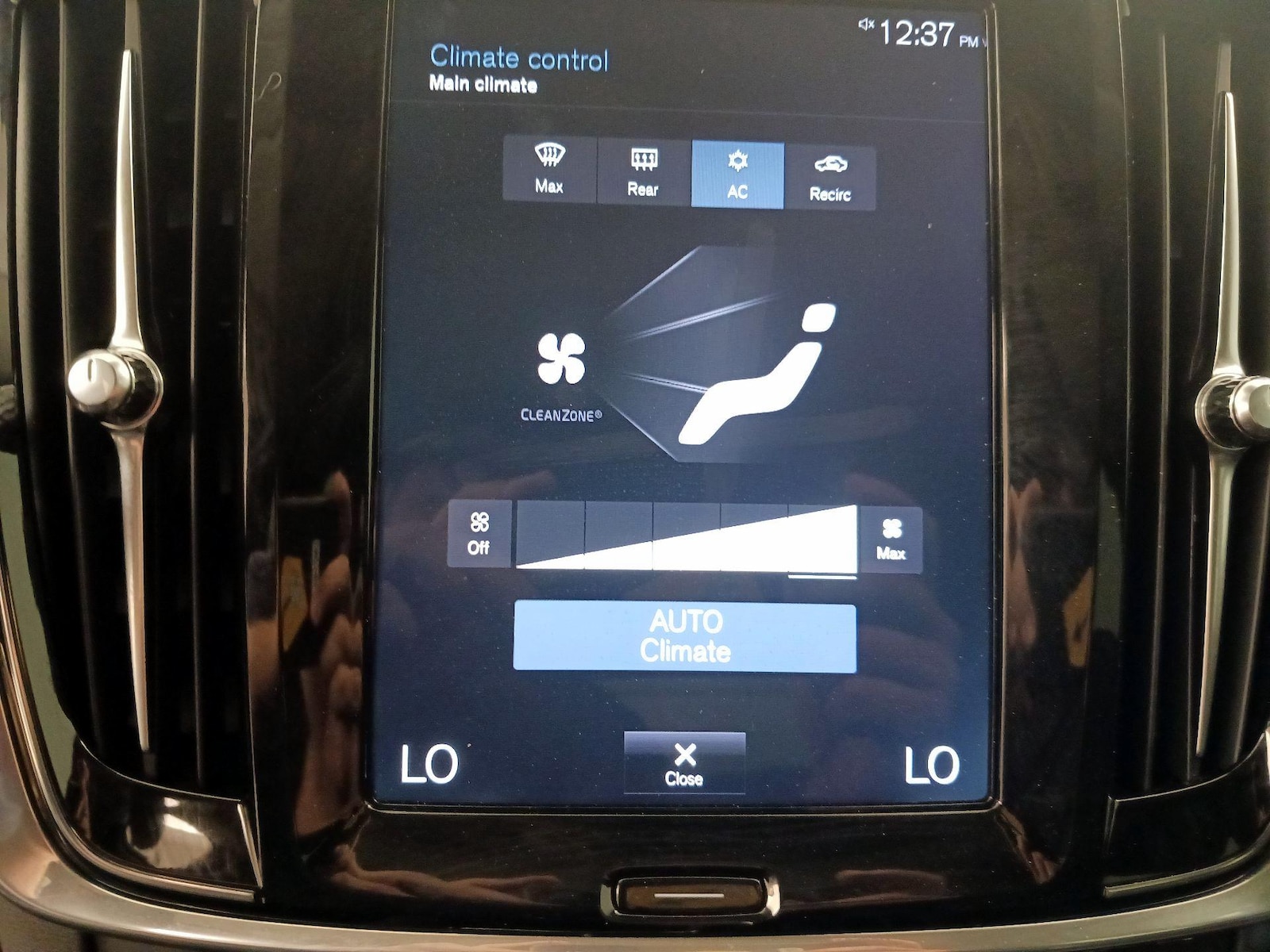 2018 Volvo S90 Momentum - Photo 18