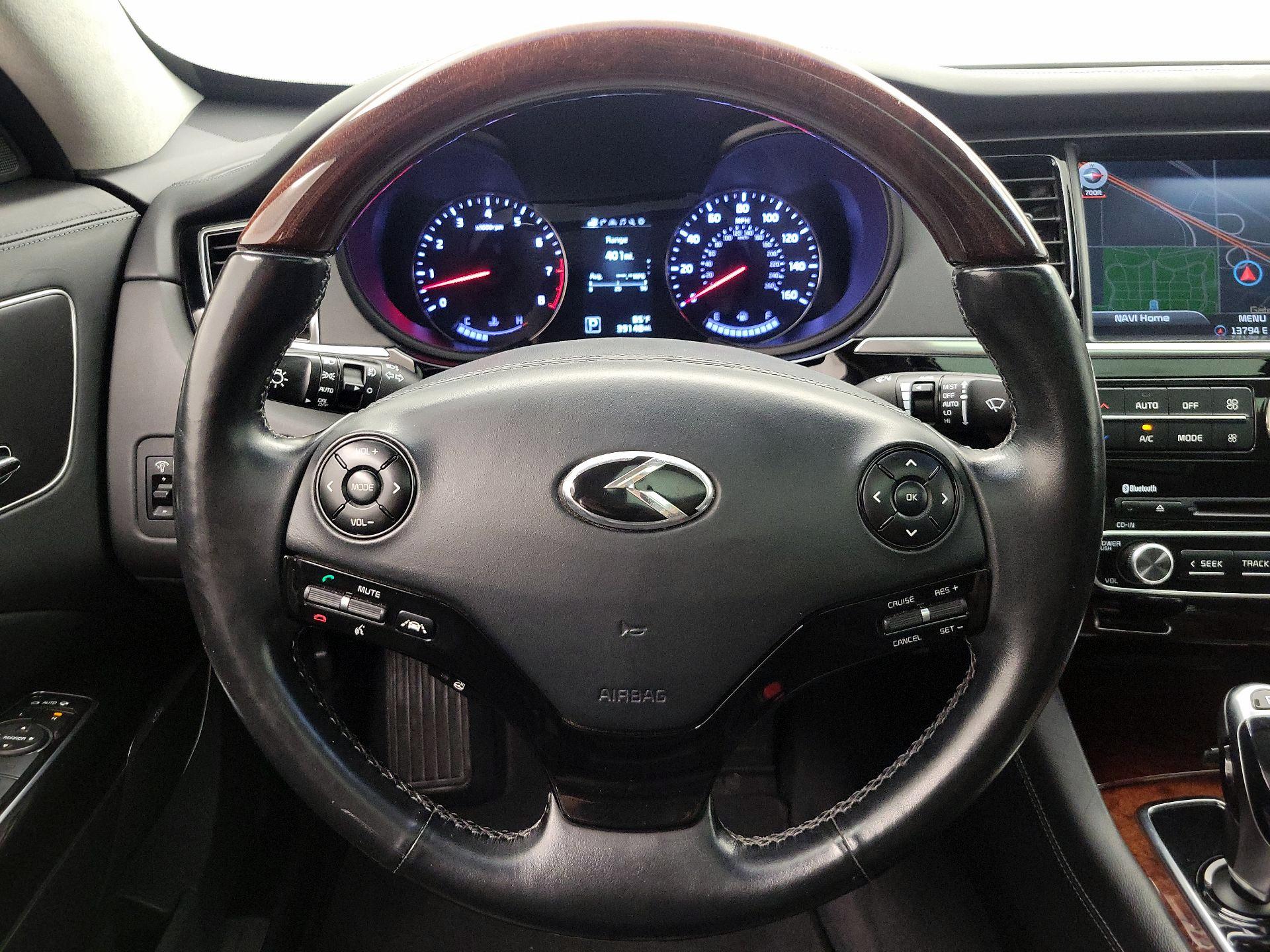 Thumbnail: 2015 Kia K900 - 10
