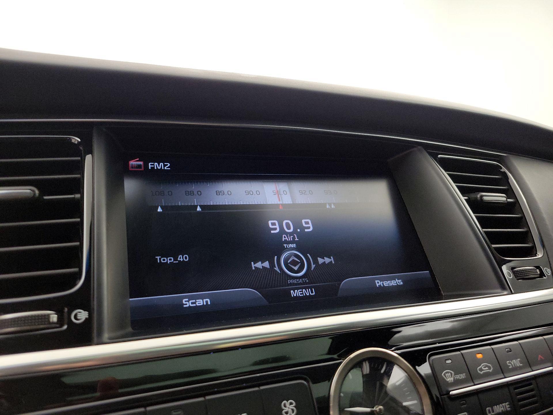 Thumbnail: 2015 Kia K900 - 16