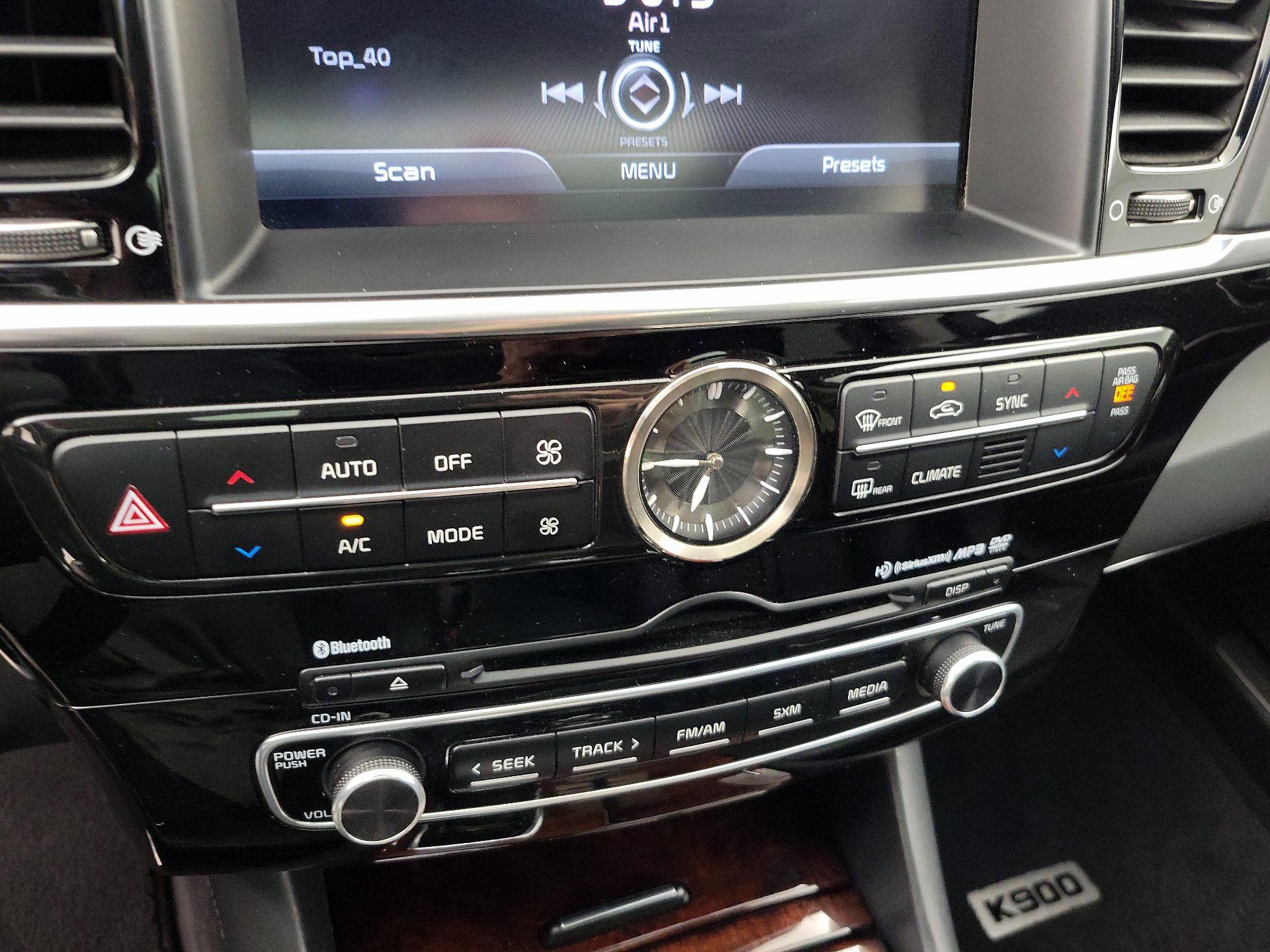 Thumbnail: 2015 Kia K900 - 17