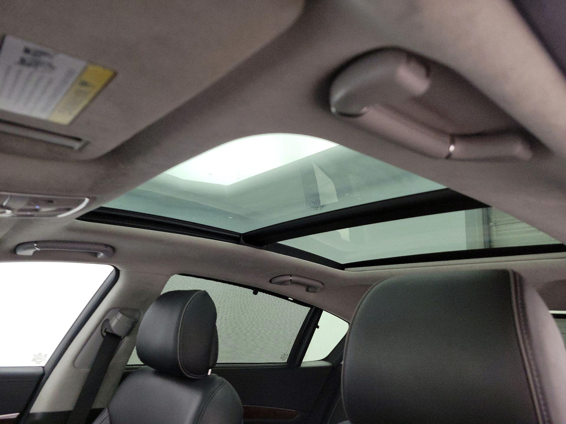 Thumbnail: 2015 Kia K900 - 20