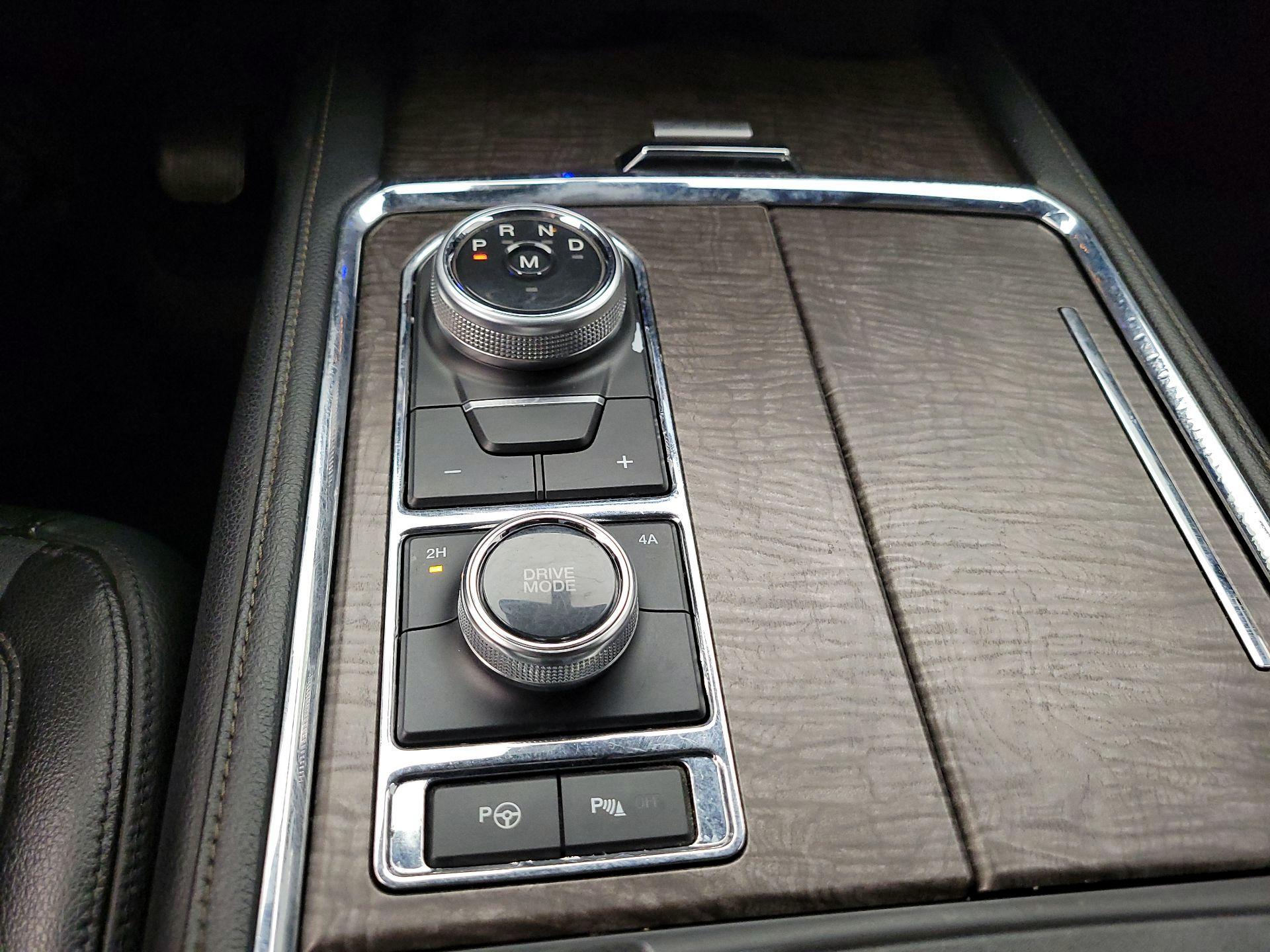 Thumbnail: 2018 Ford Expedition - 18