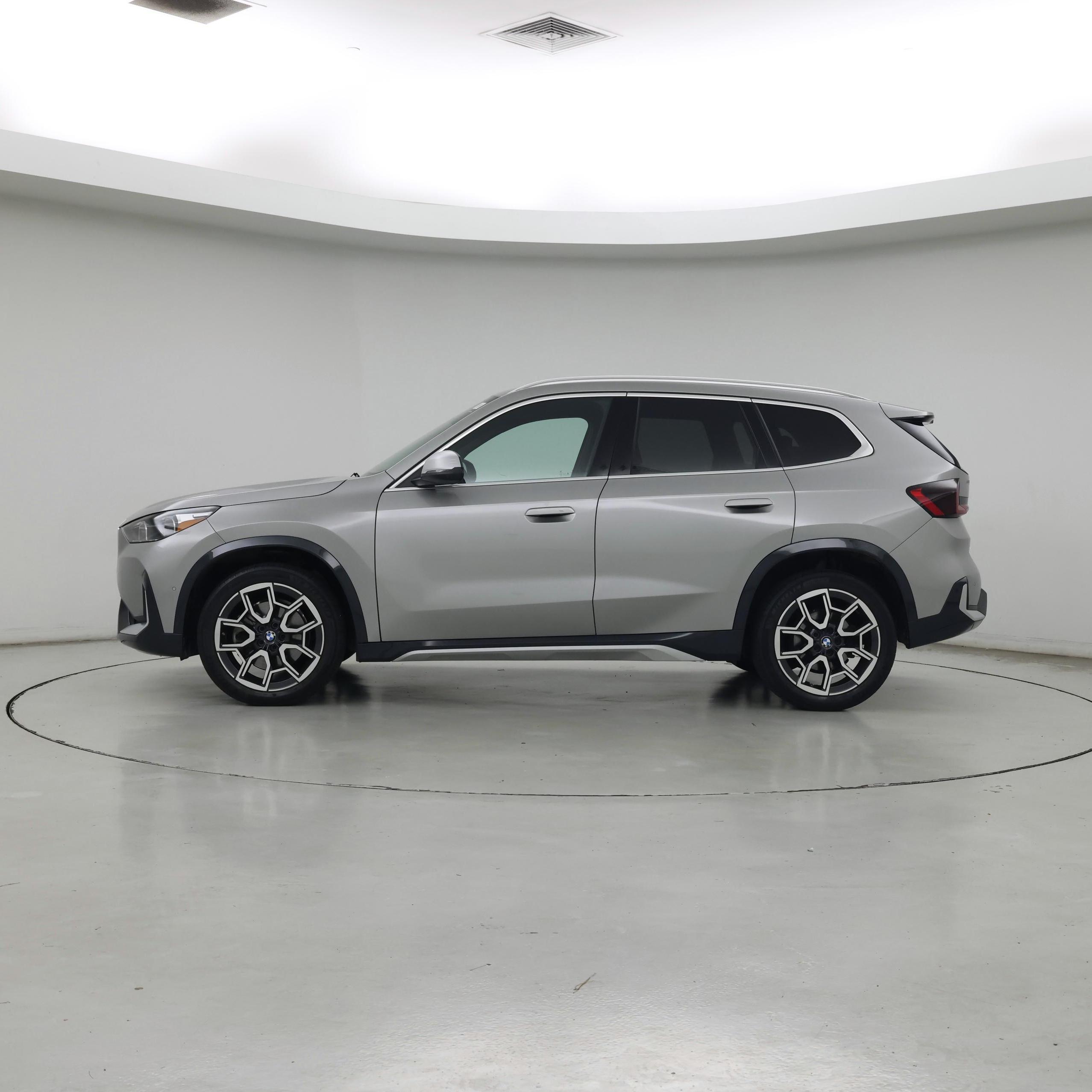 Thumbnail: 2024 BMW X1 - 3