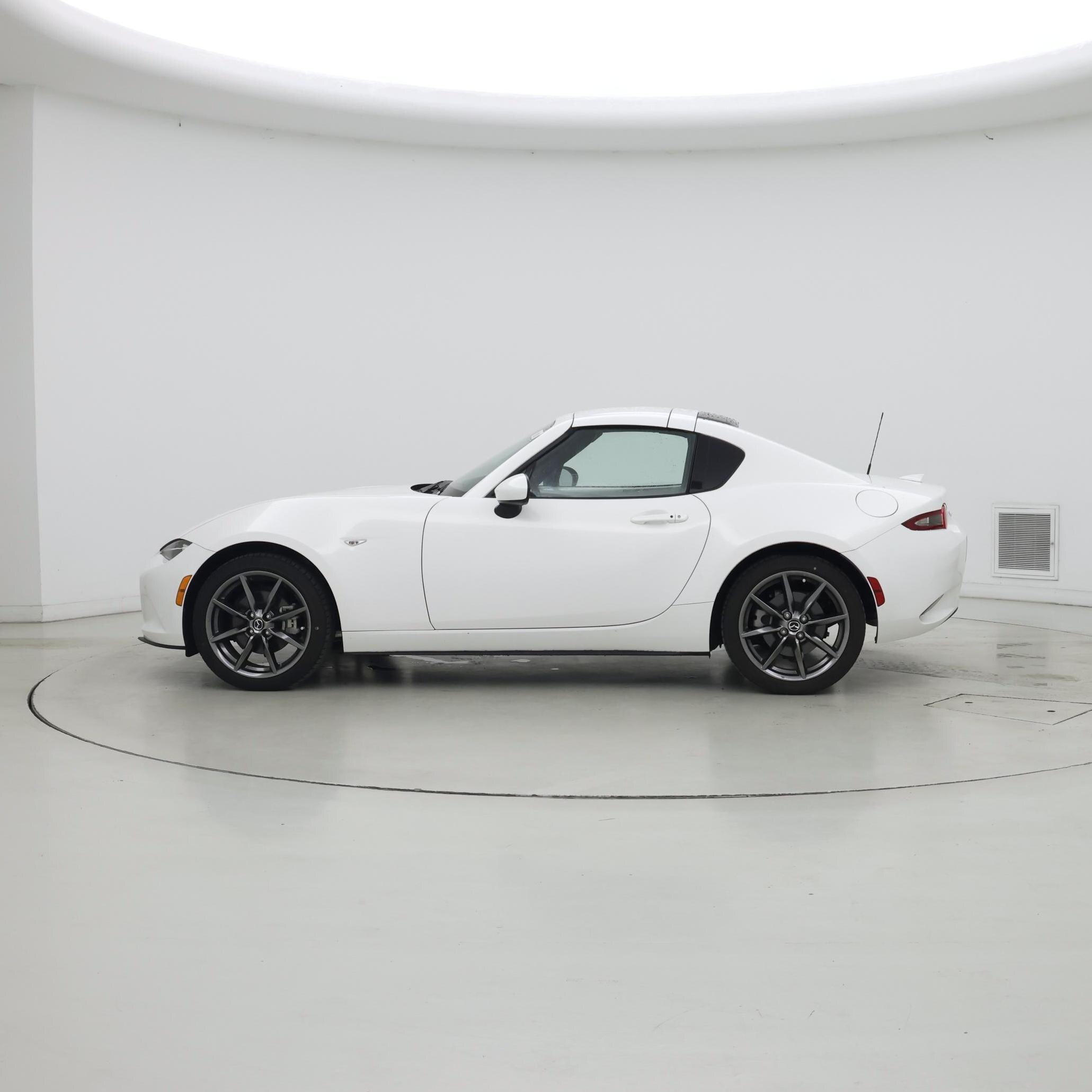 Thumbnail: 2017 Mazda MX-5 Miata - 3
